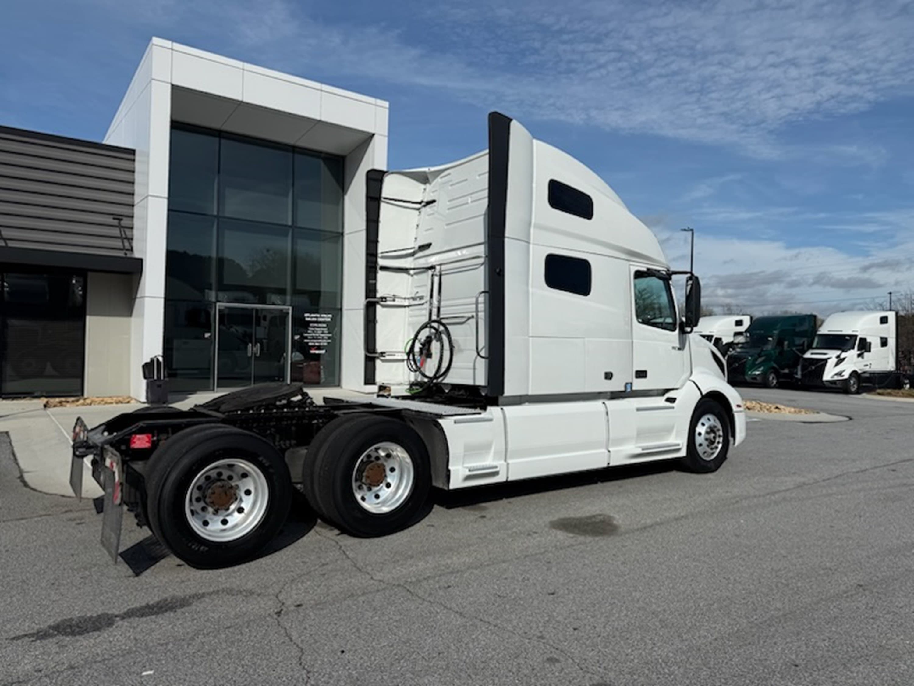 2023 Volvo VNL 760 — photo 3