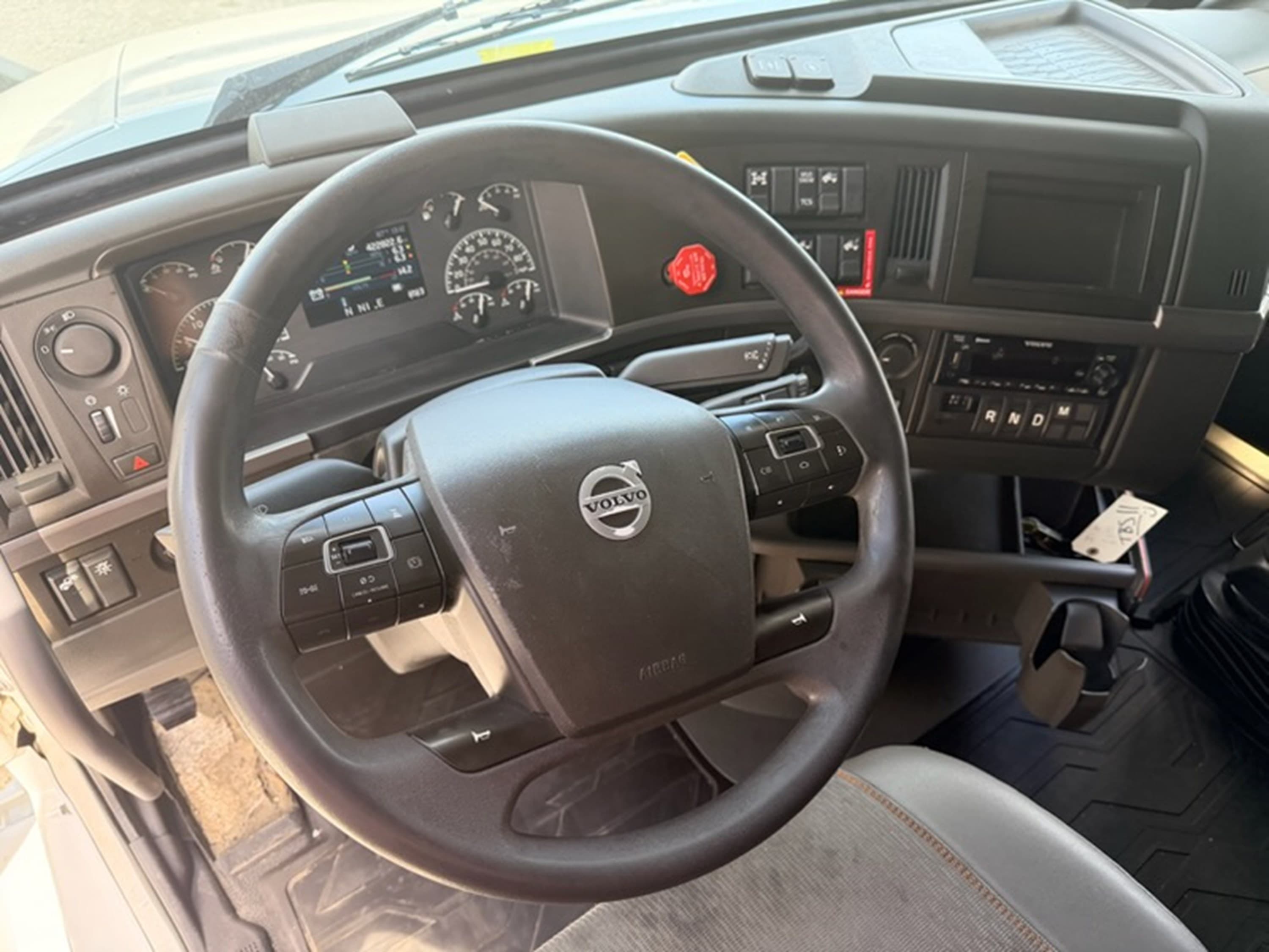 2023 Volvo VNL 760 — photo 11