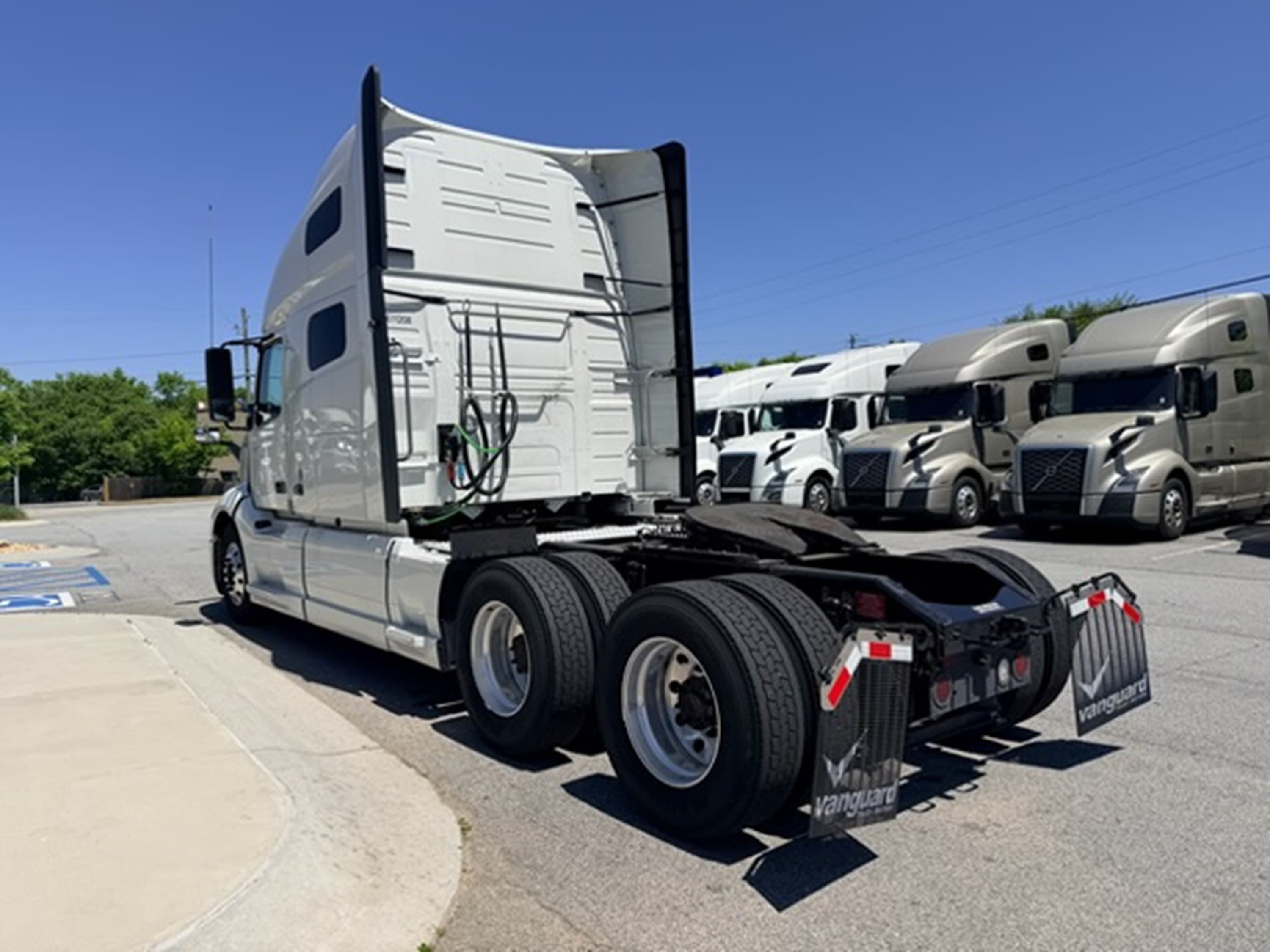 2023 Volvo VNL 760 — photo 5
