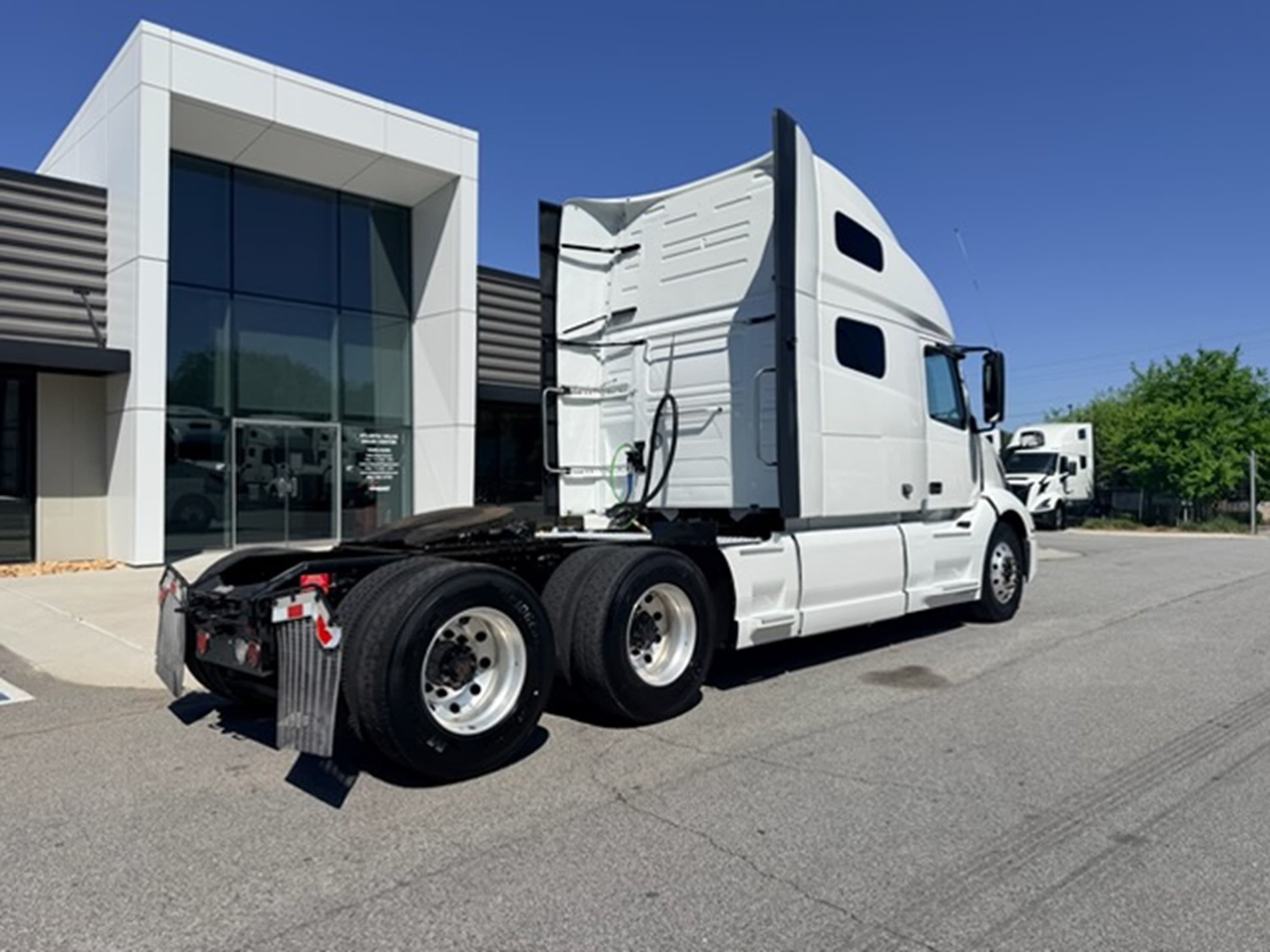 2023 Volvo VNL 760 — photo 3