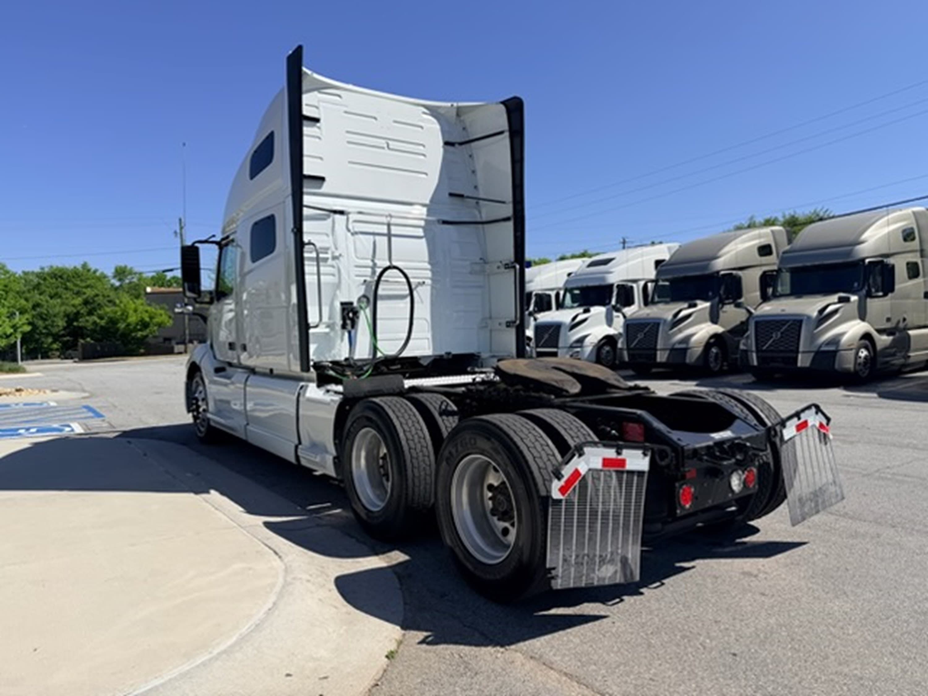 2023 Volvo VNL 760 — photo 5