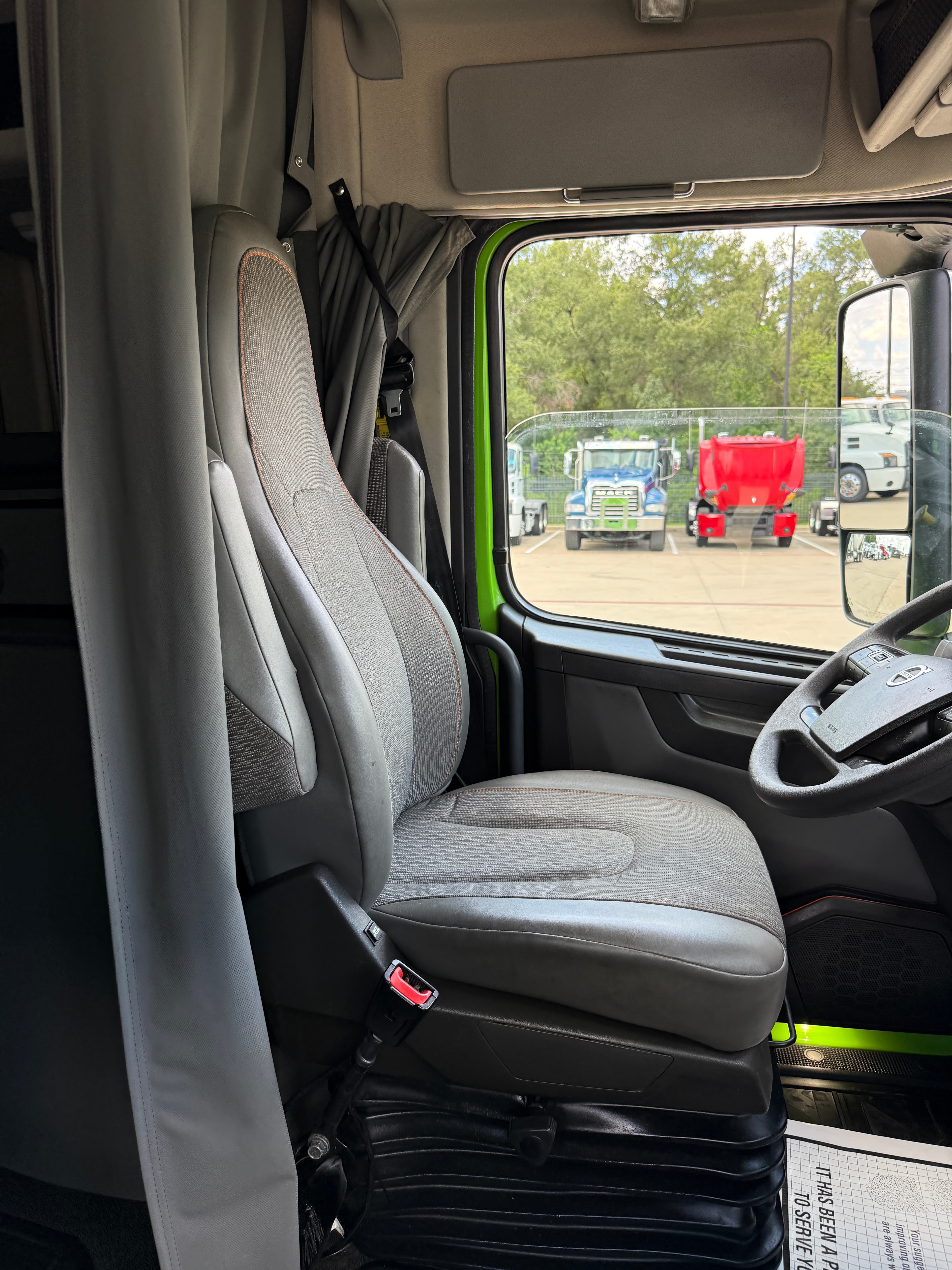 2024 Volvo VNL 760 — photo 11