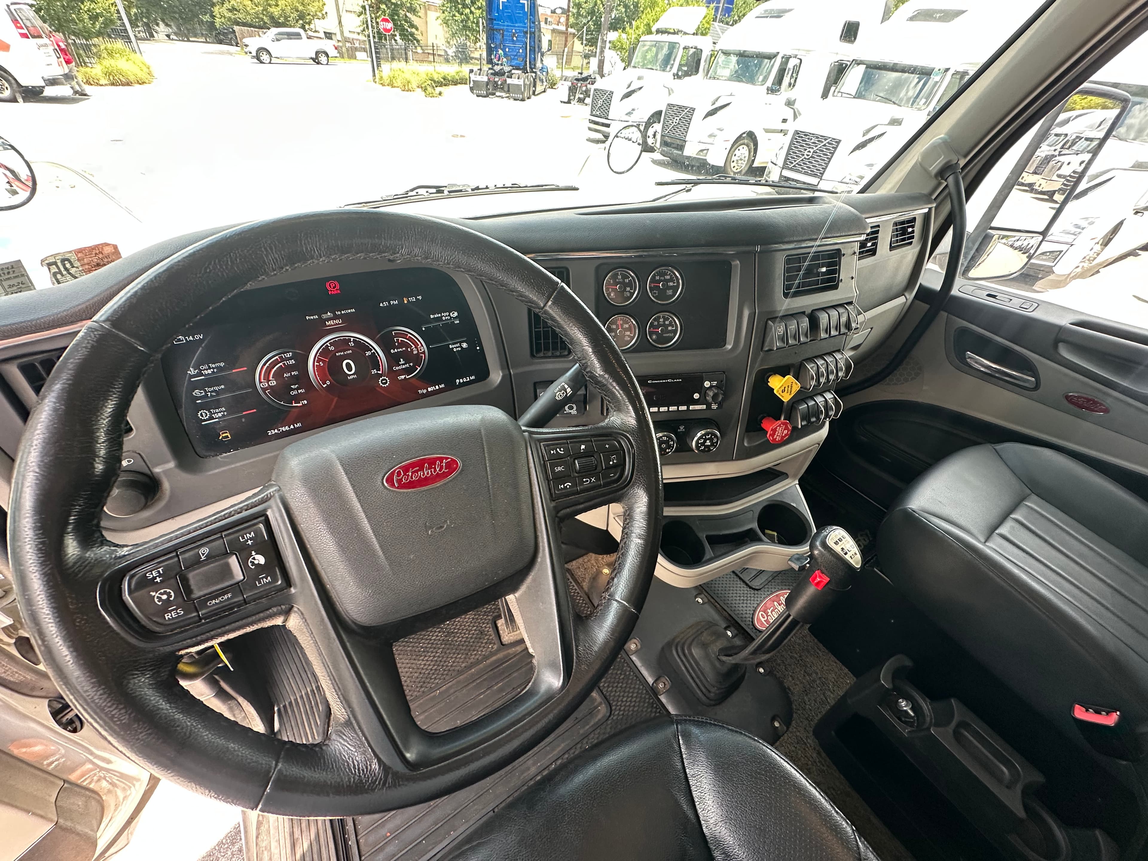 2022 Peterbilt 567 — photo 8