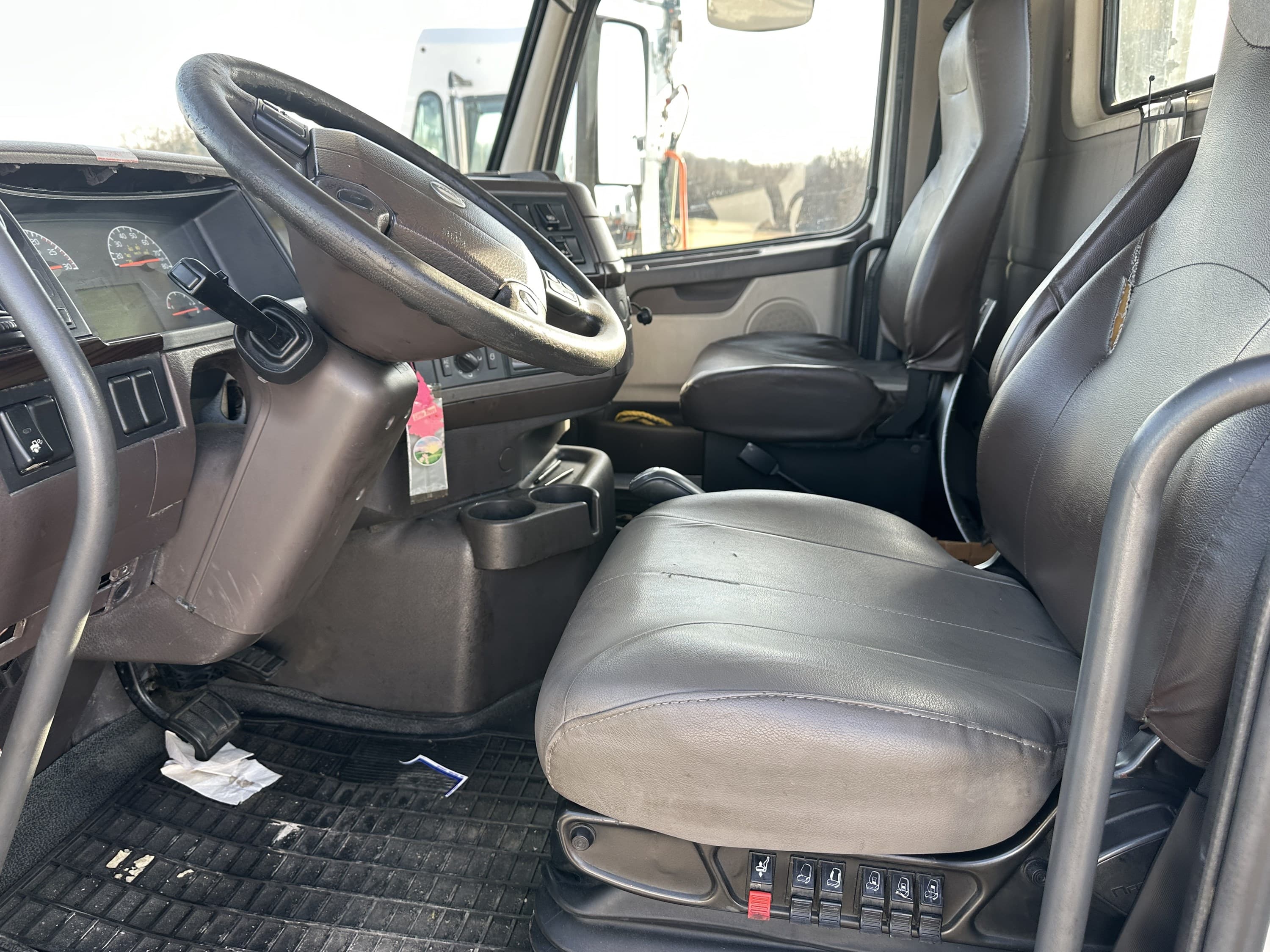 2016 Volvo — photo 10