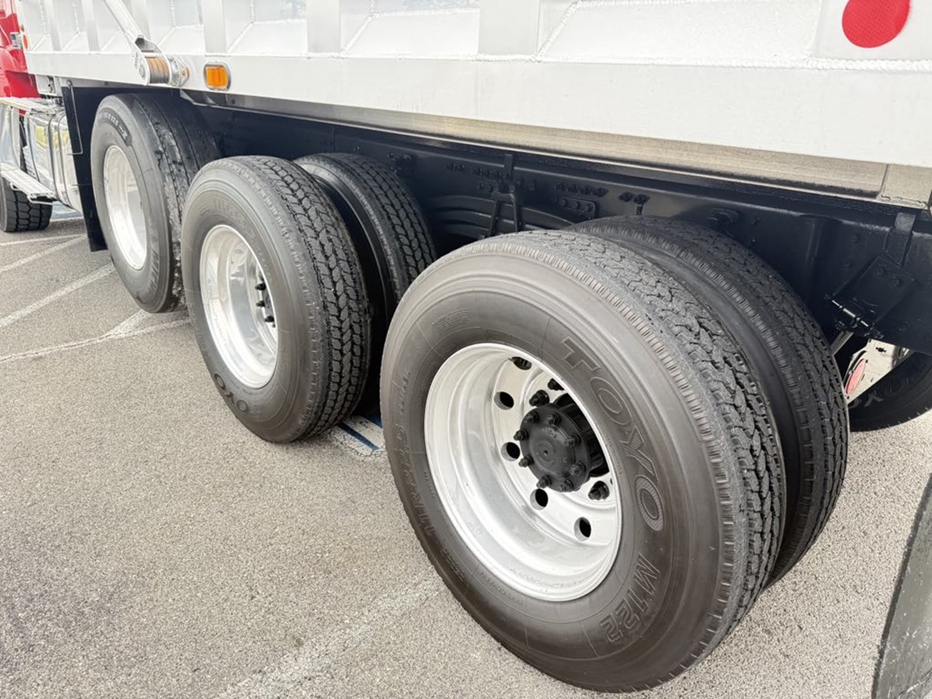 2023 Volvo — photo 6