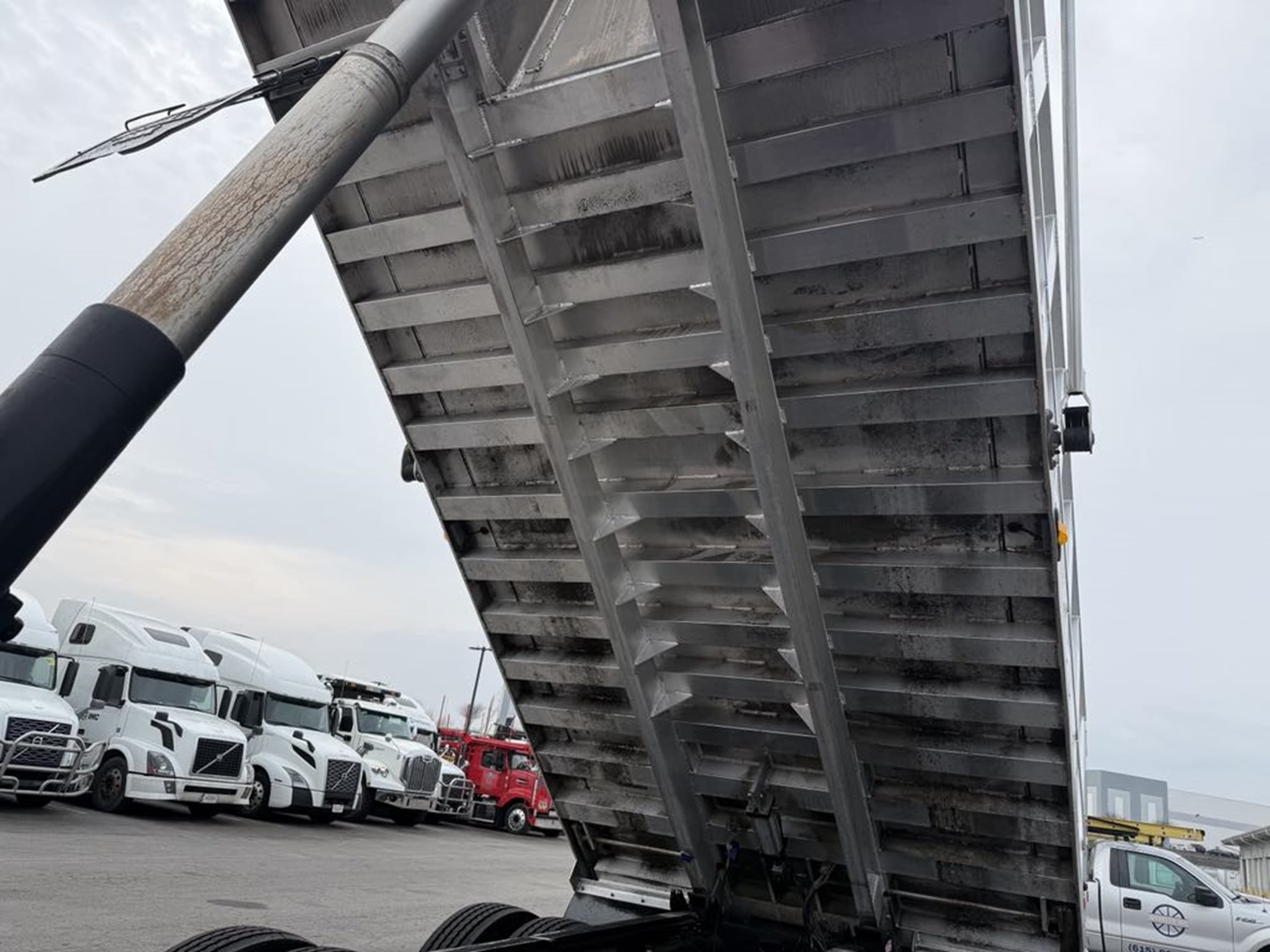 2023 Volvo — photo 16