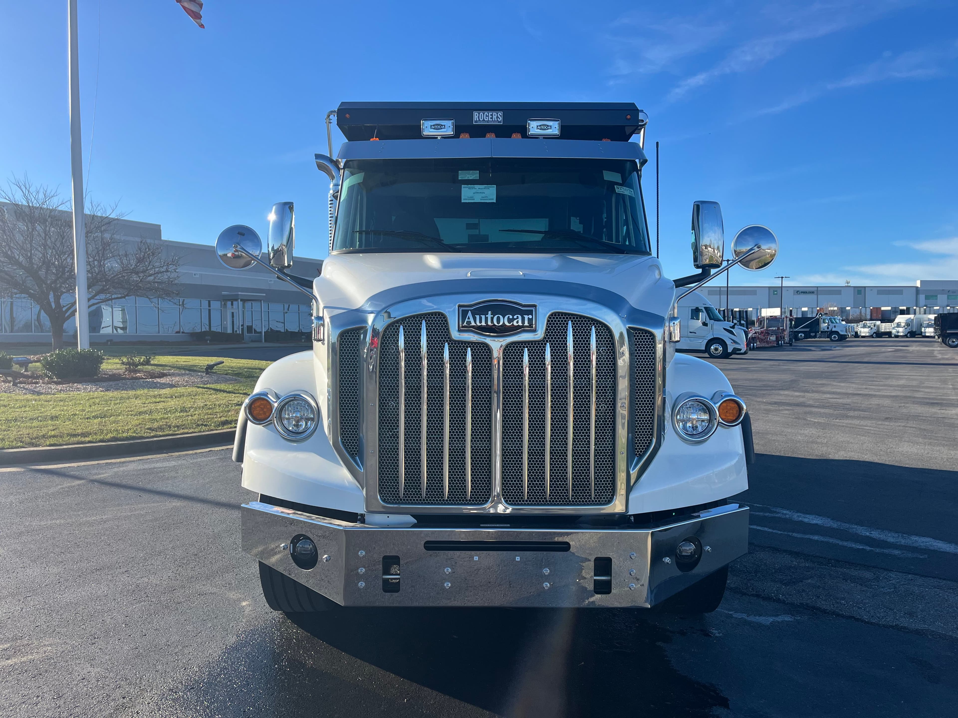 2025 Autocar DC-64 — photo 8