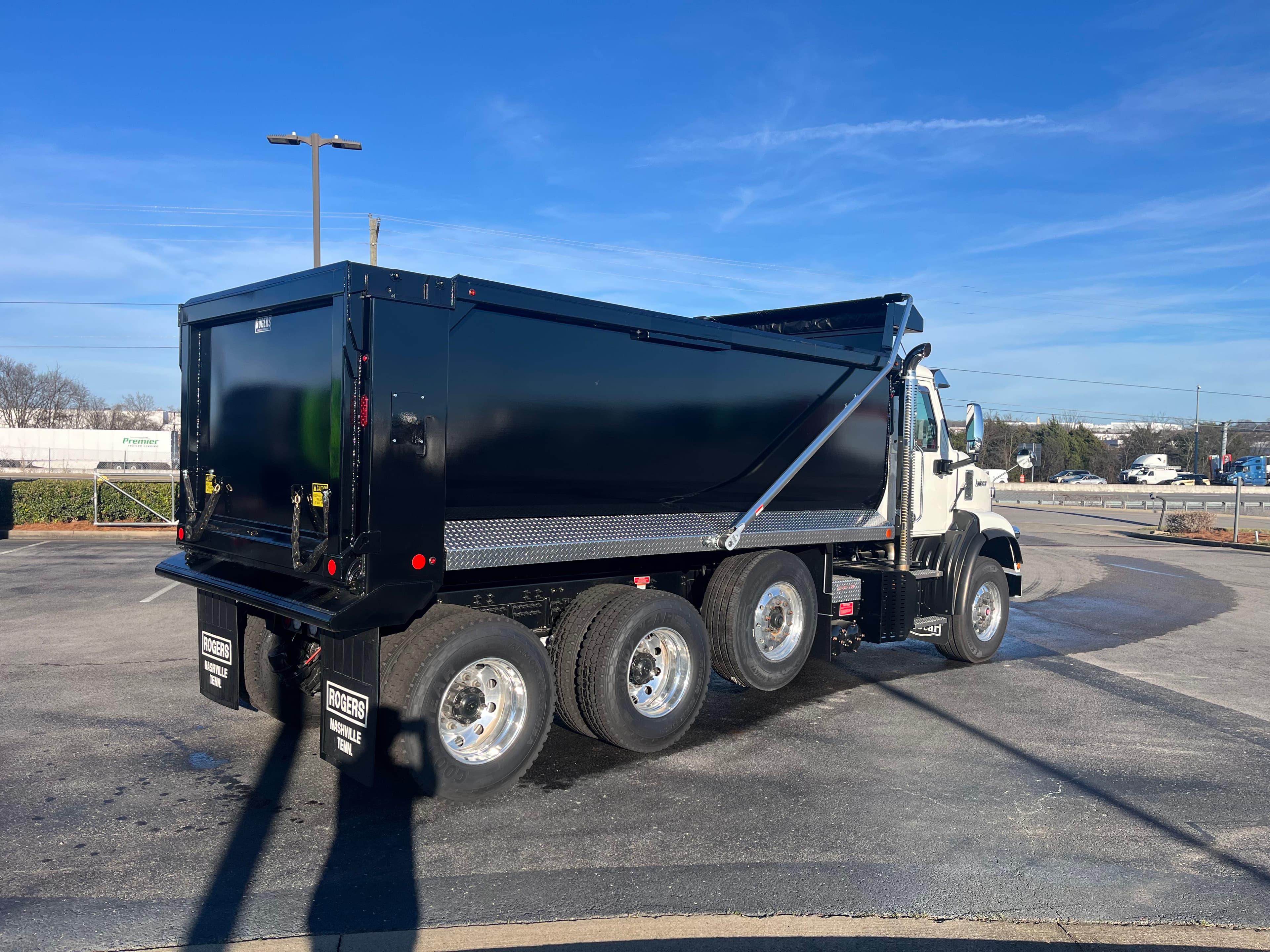 2025 Autocar DC-64 — photo 3