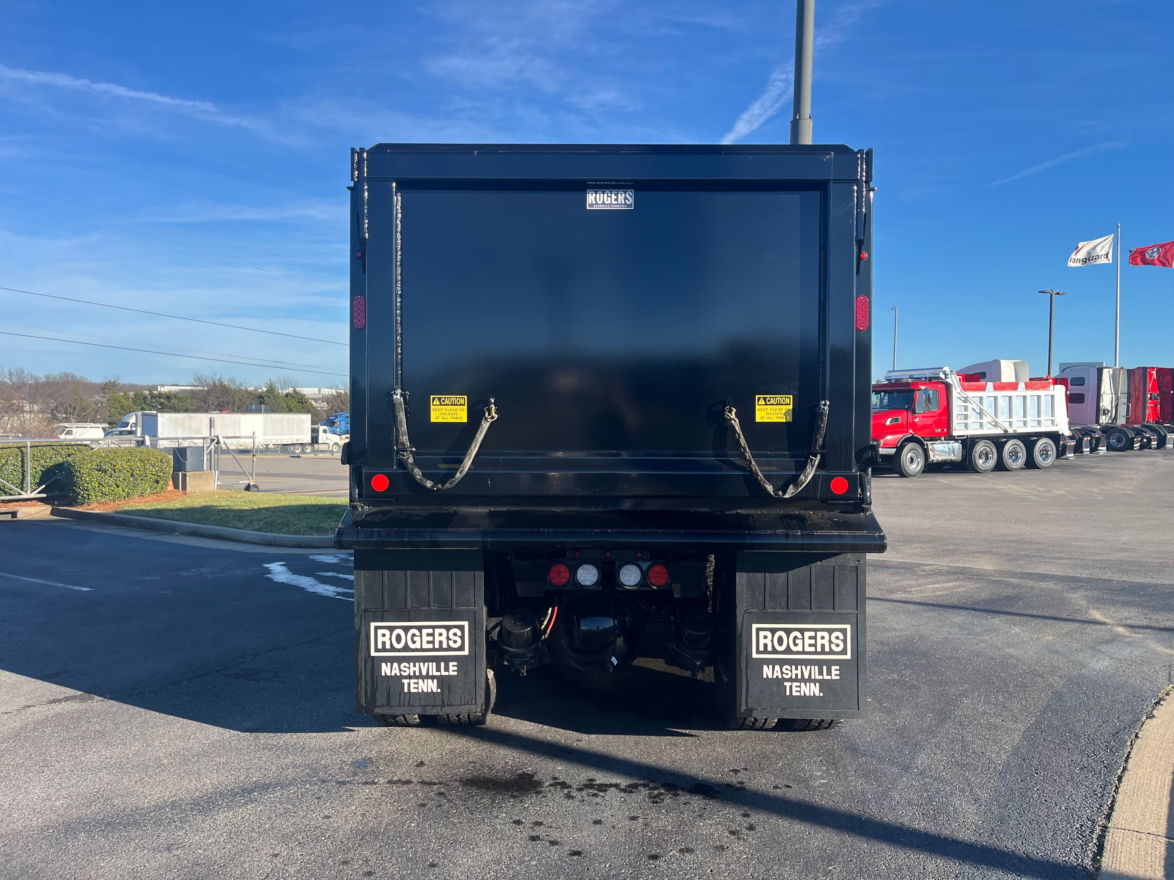 2025 Autocar DC-64 — photo 4