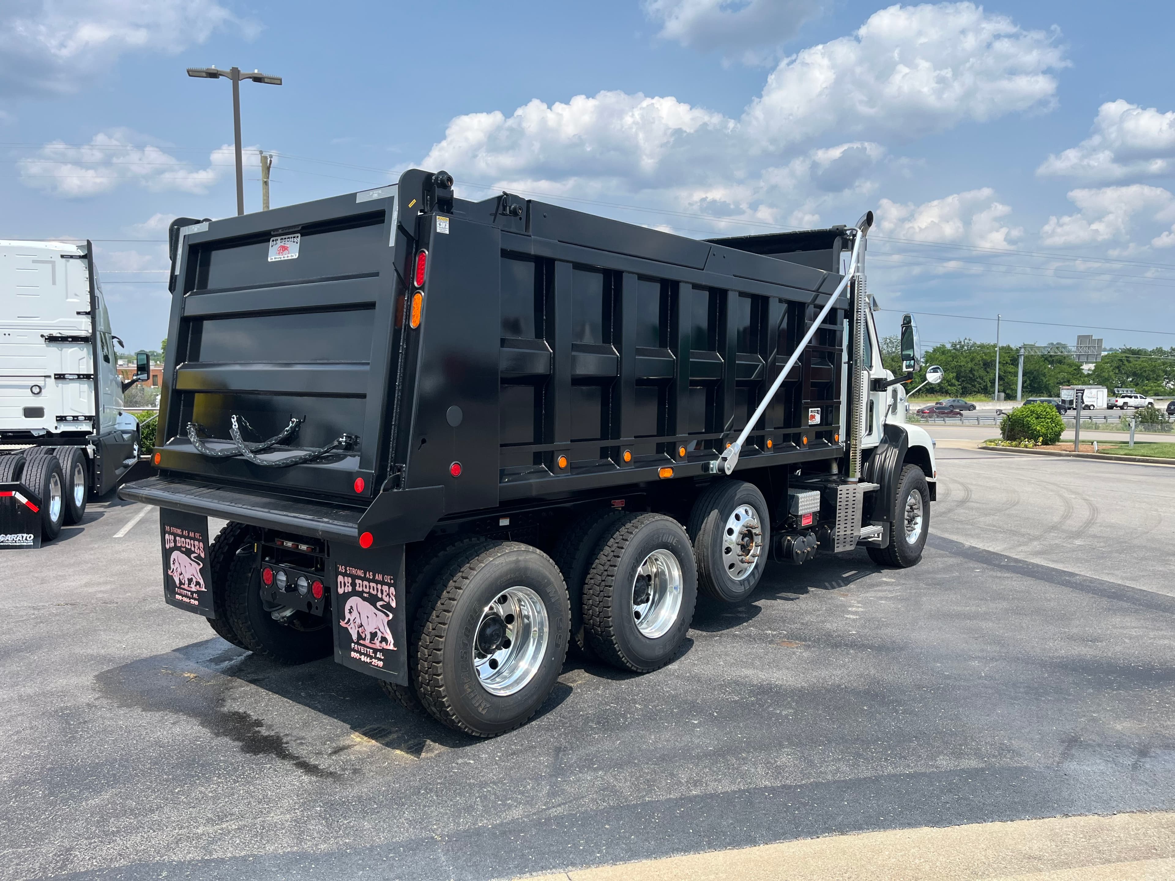 2024 Autocar DC-64 — photo 3