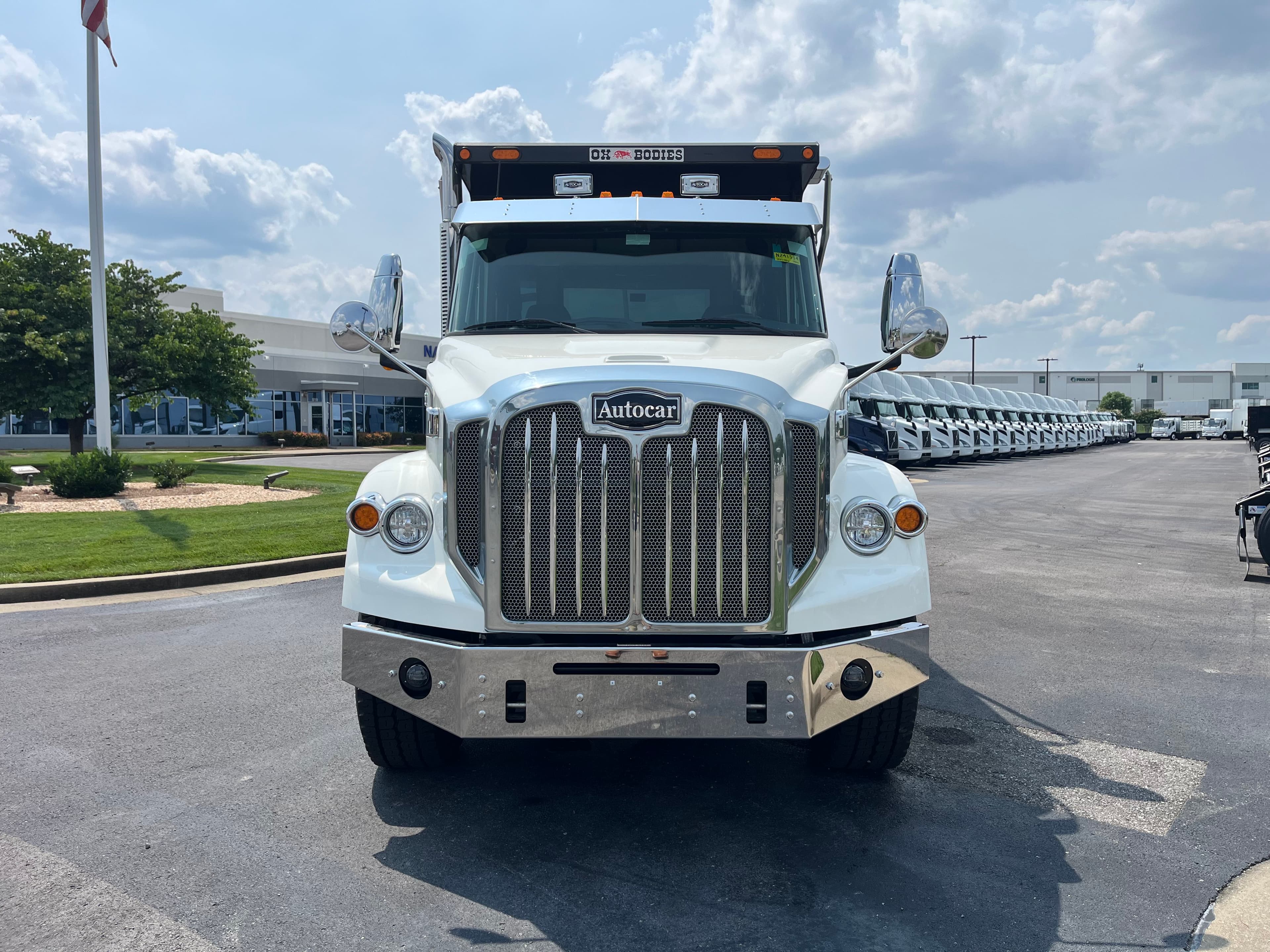 2024 Autocar DC-64 — photo 7