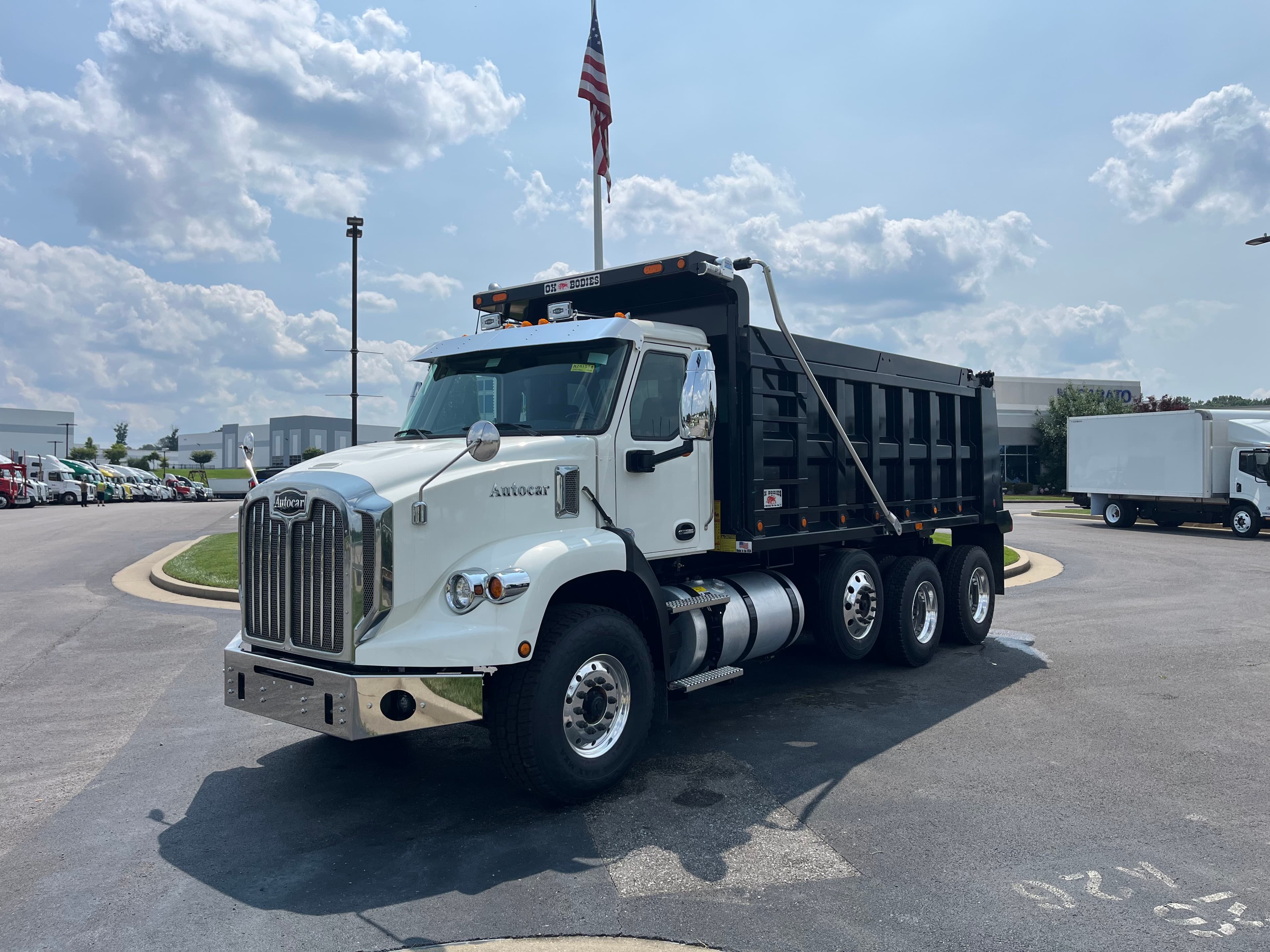 2024 Autocar DC-64 — photo 8