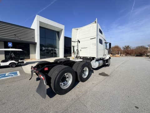 2023 Volvo VNL 760 — photo 3