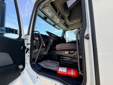 2023 Volvo VNL 760 — photo 7