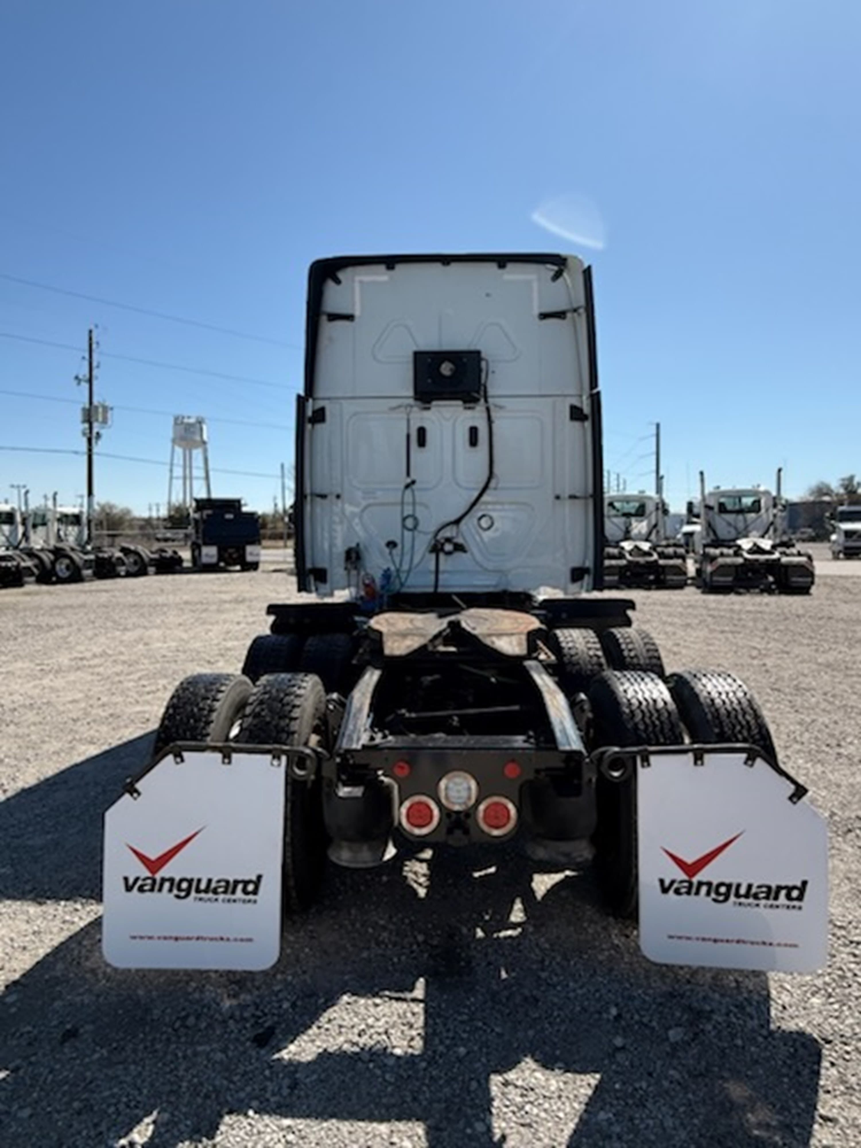 2020 Freightliner Cascadia — photo 4