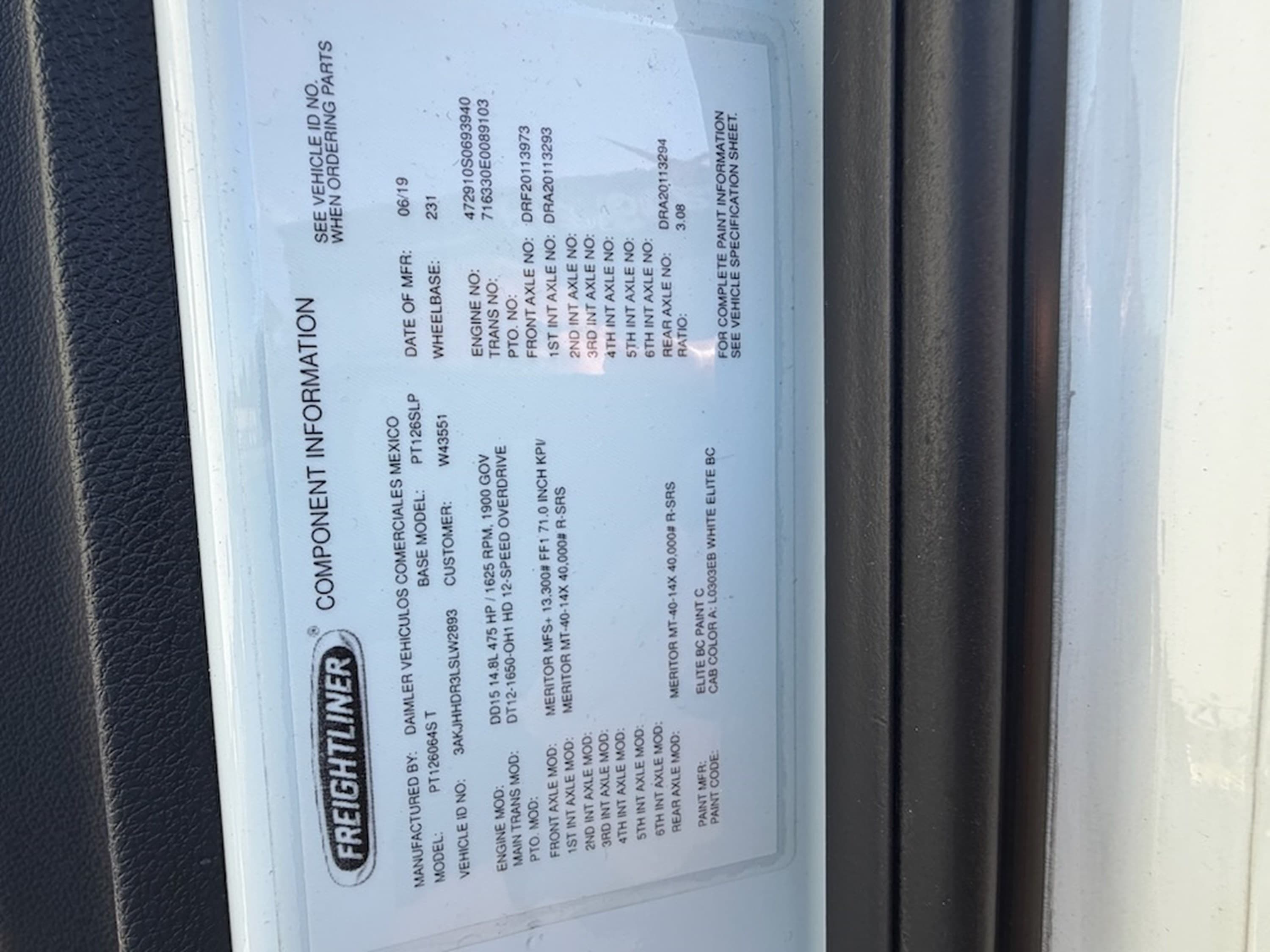 2020 Freightliner Cascadia — photo 13