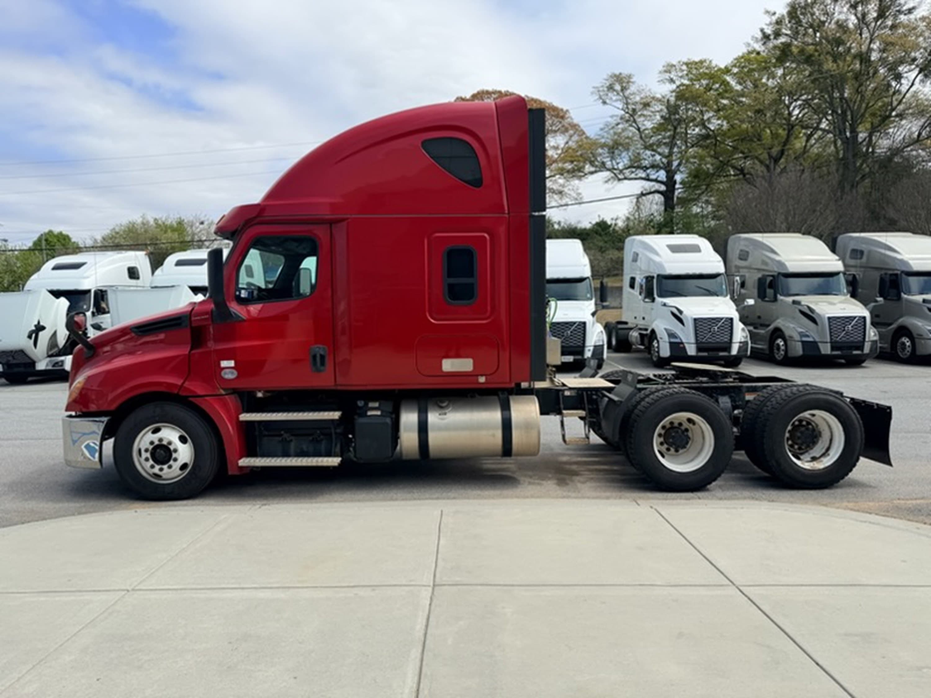 2020 Freightliner Cascadia — photo 6