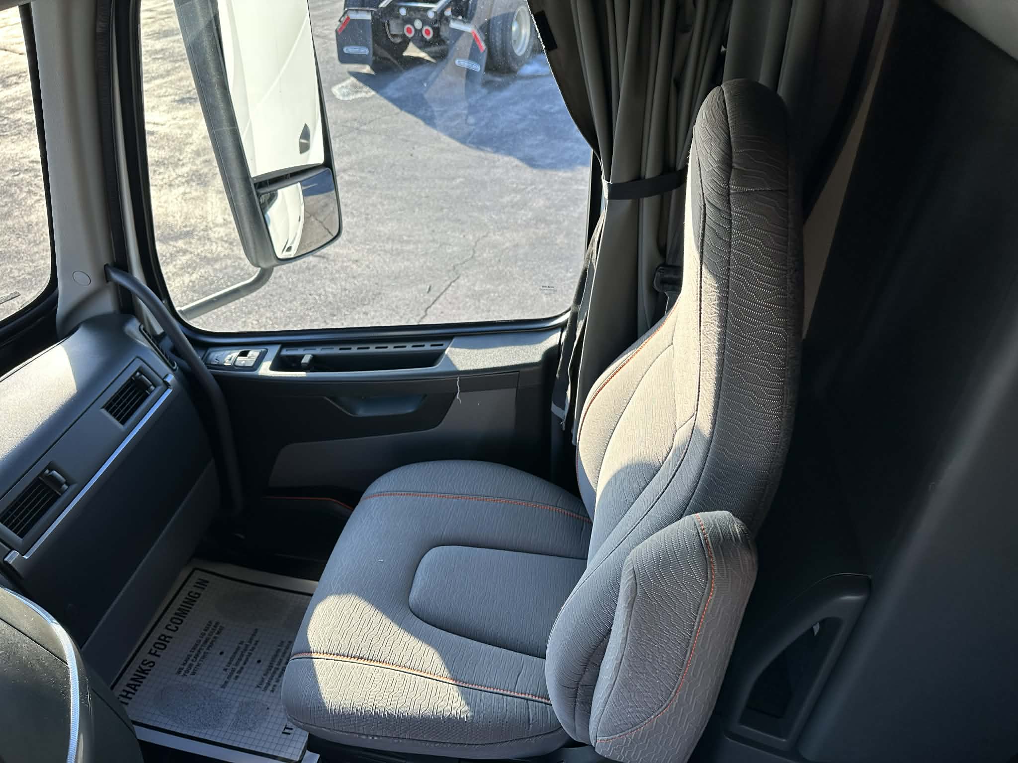 2023 Volvo VNL 760 — photo 11