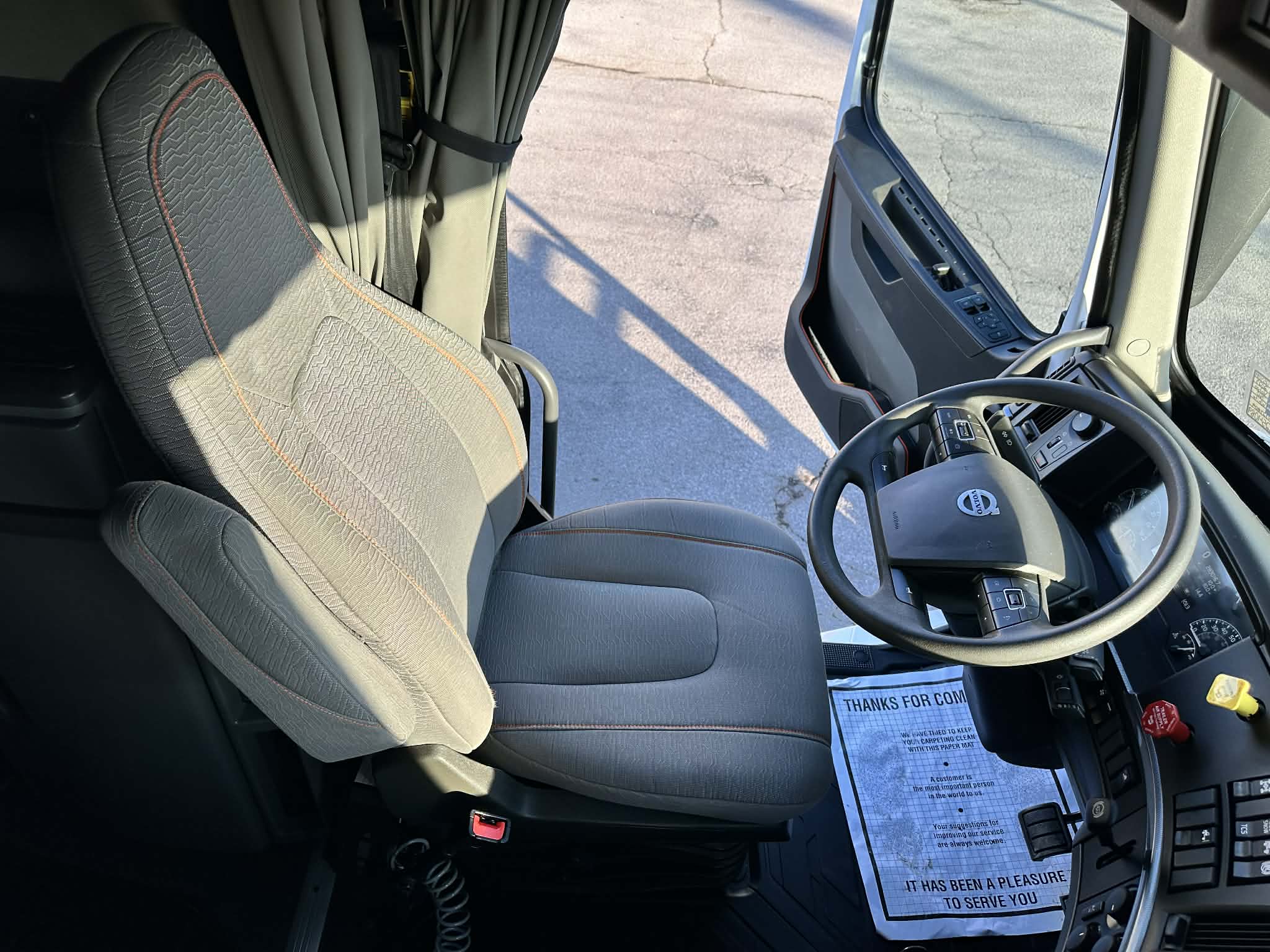 2023 Volvo VNL 760 — photo 12