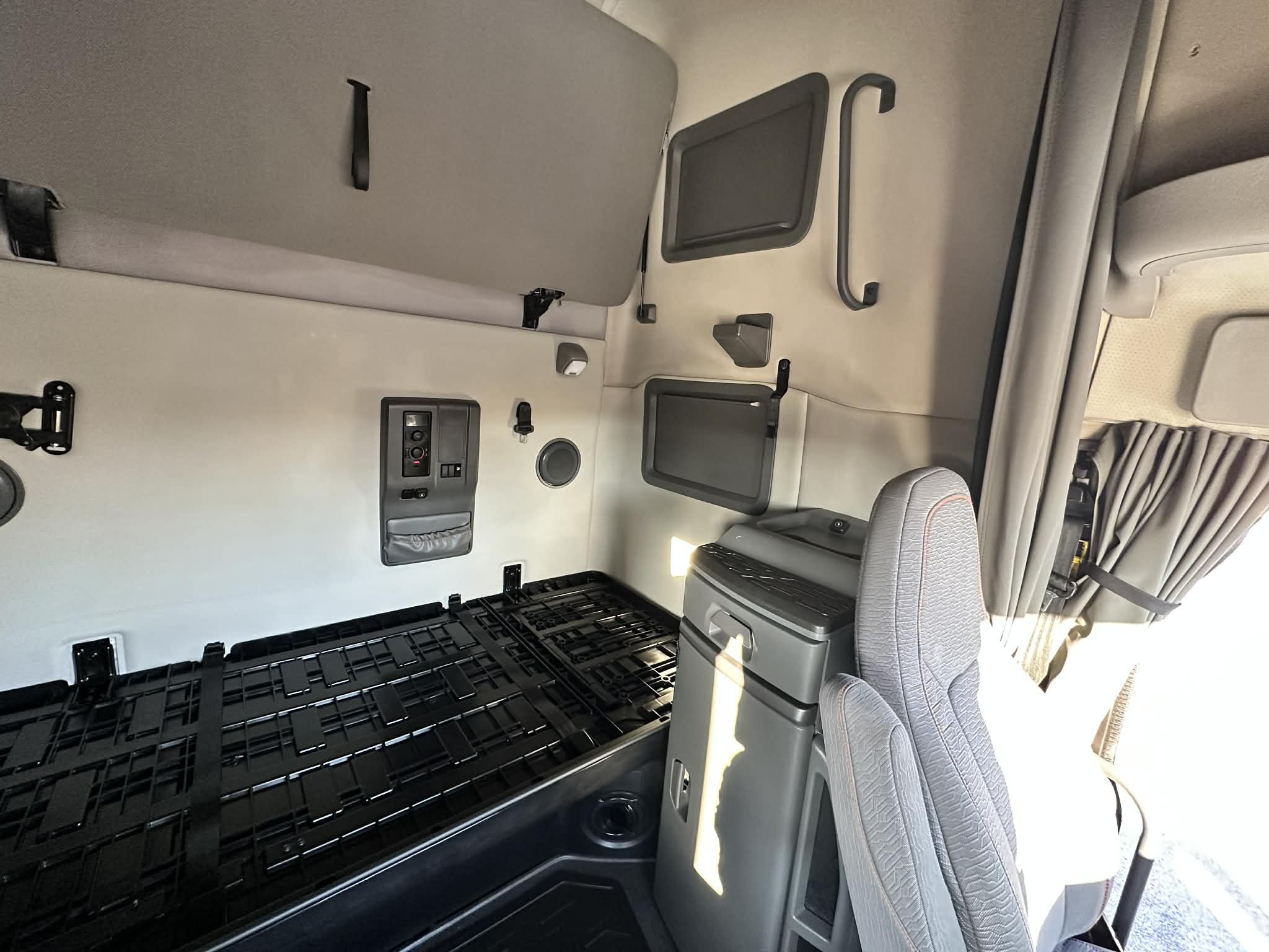 2023 Volvo VNL 760 — photo 13