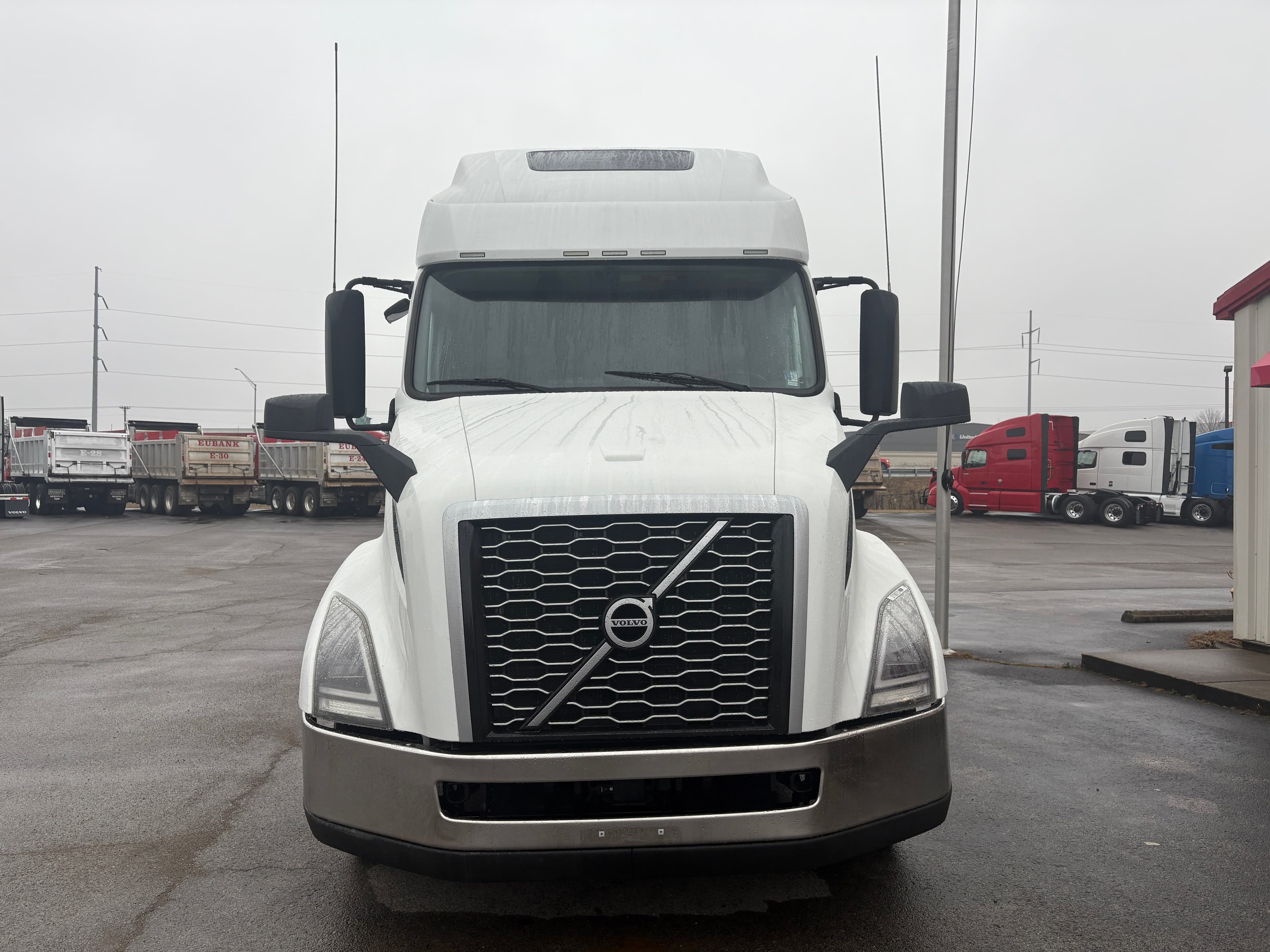 2020 Volvo VNL 760 — photo 2
