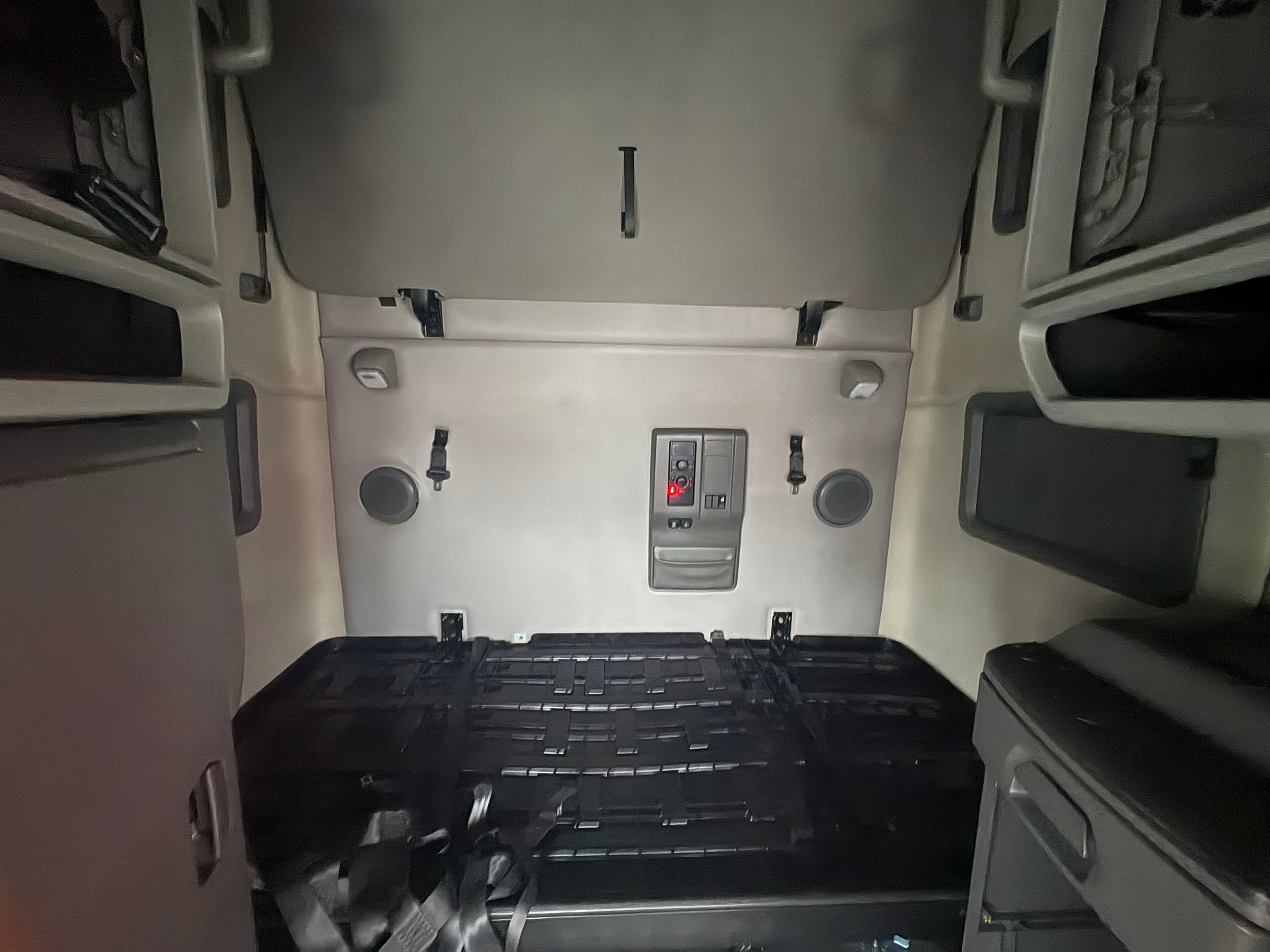 2020 Volvo VNL 760 — photo 9