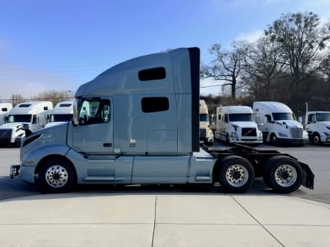 2021 Volvo VNL 760 — photo 6