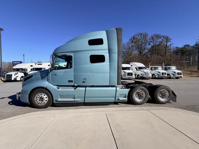 2021 Volvo VNL 760 — photo 6