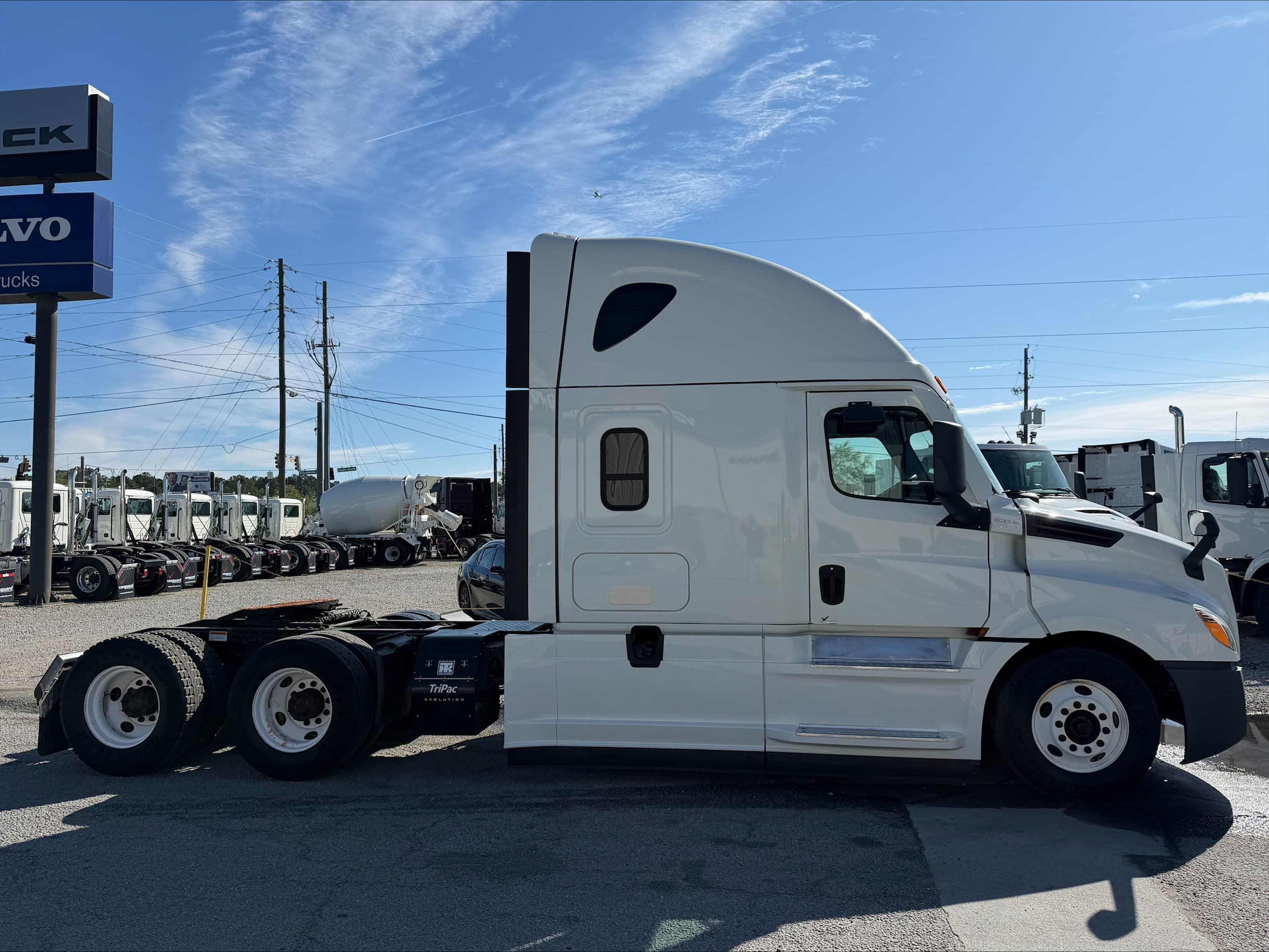 2021 Freightliner Cascadia — photo 6