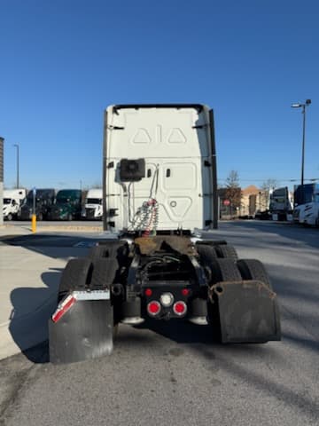 2020 Freightliner Cascadia — photo 4