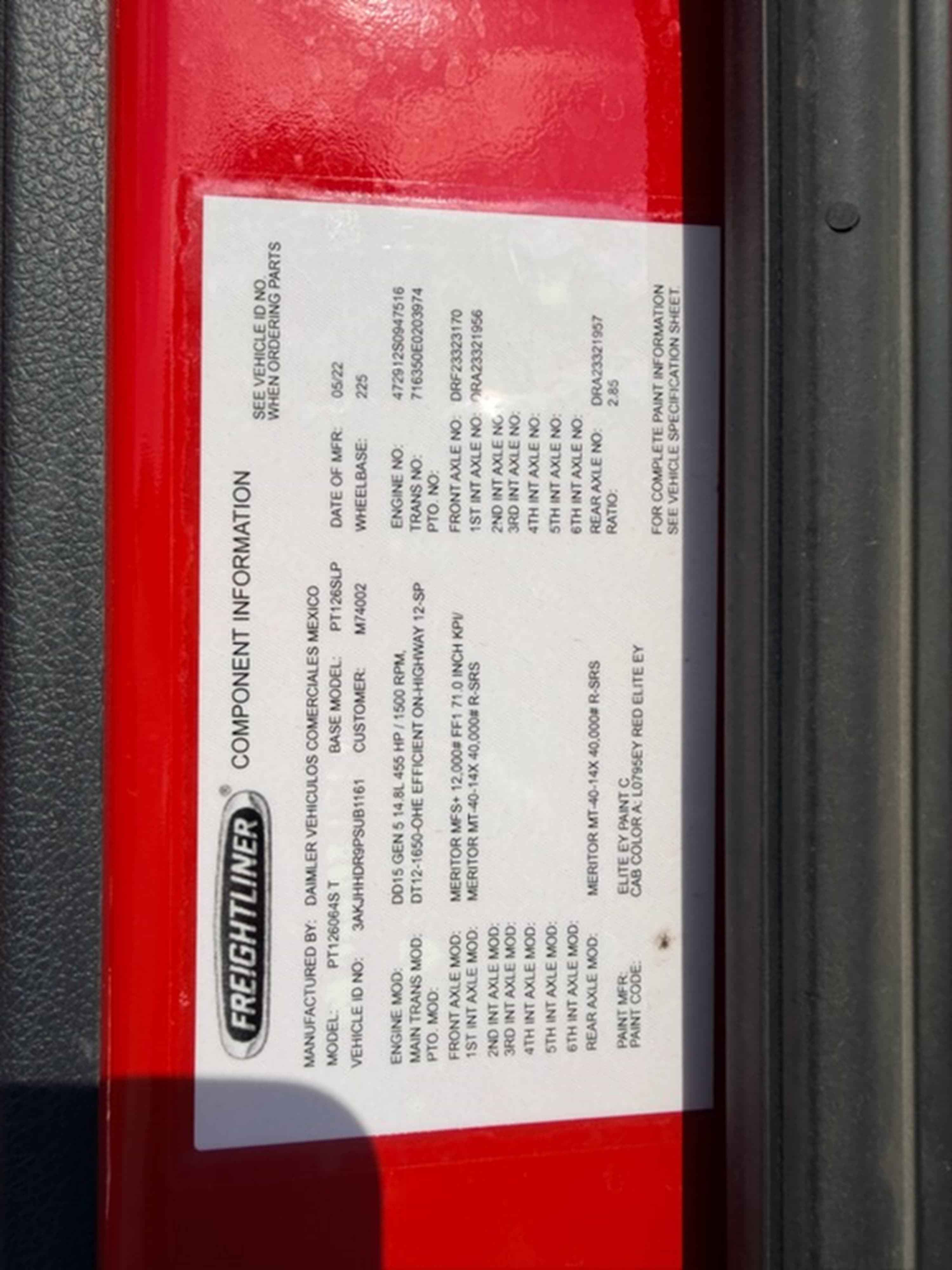 2023 Freightliner Cascadia — photo 10