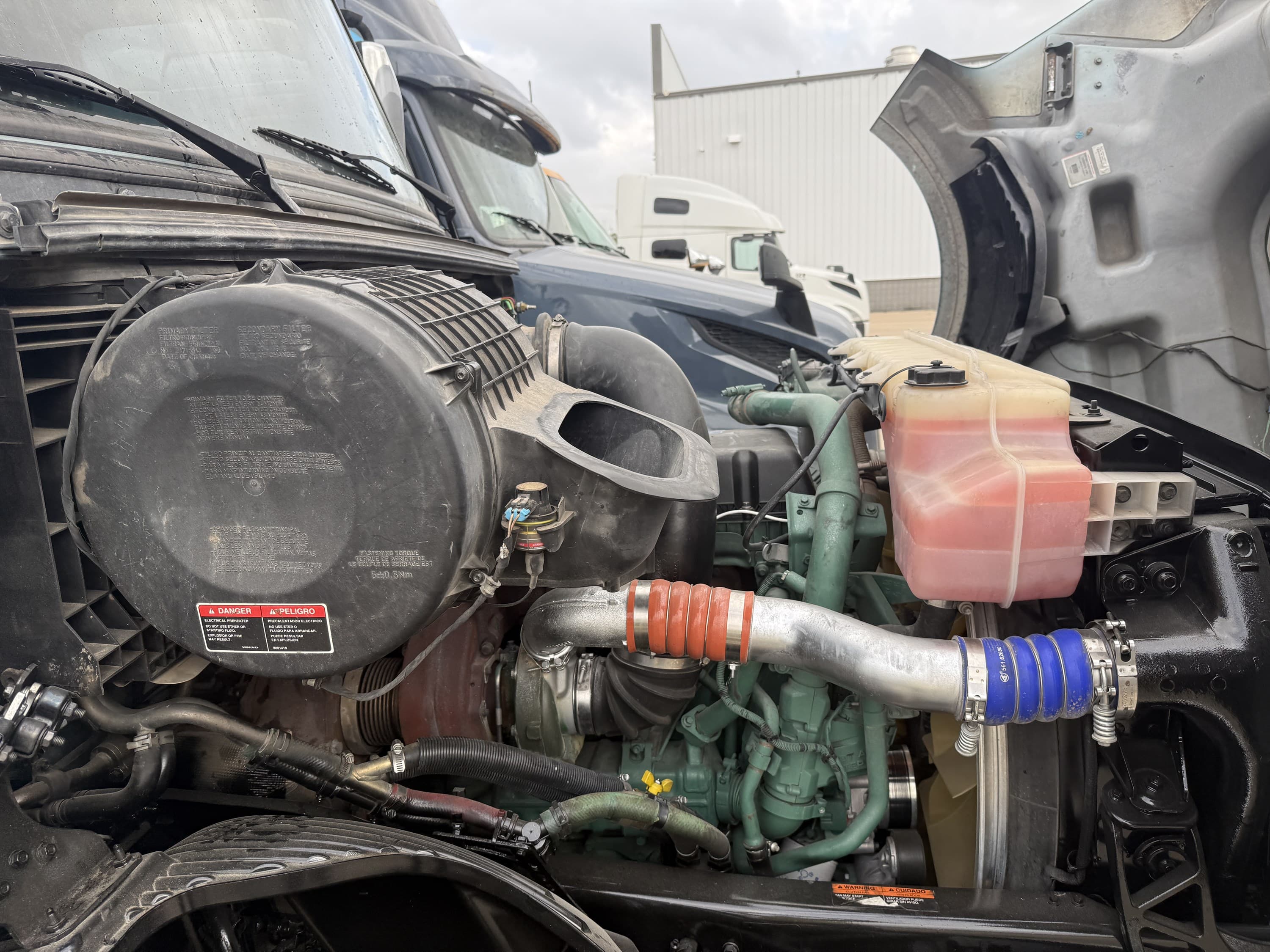 2021 Volvo VNL 760 — photo 16