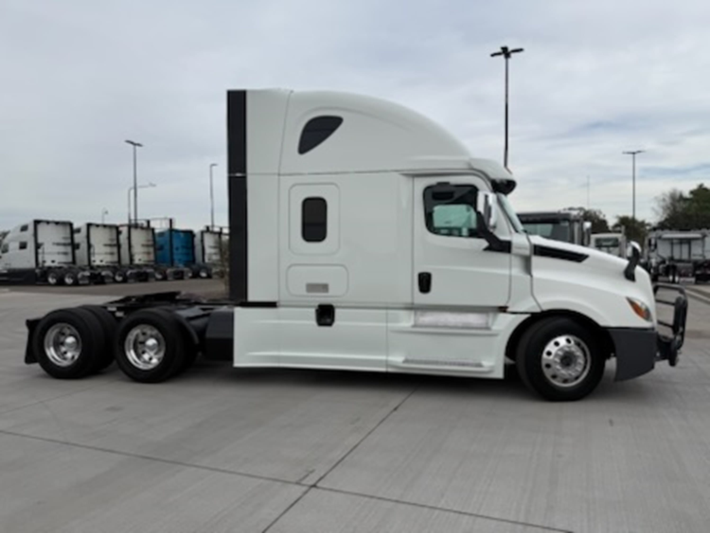 2020 Freightliner Cascadia — photo 4