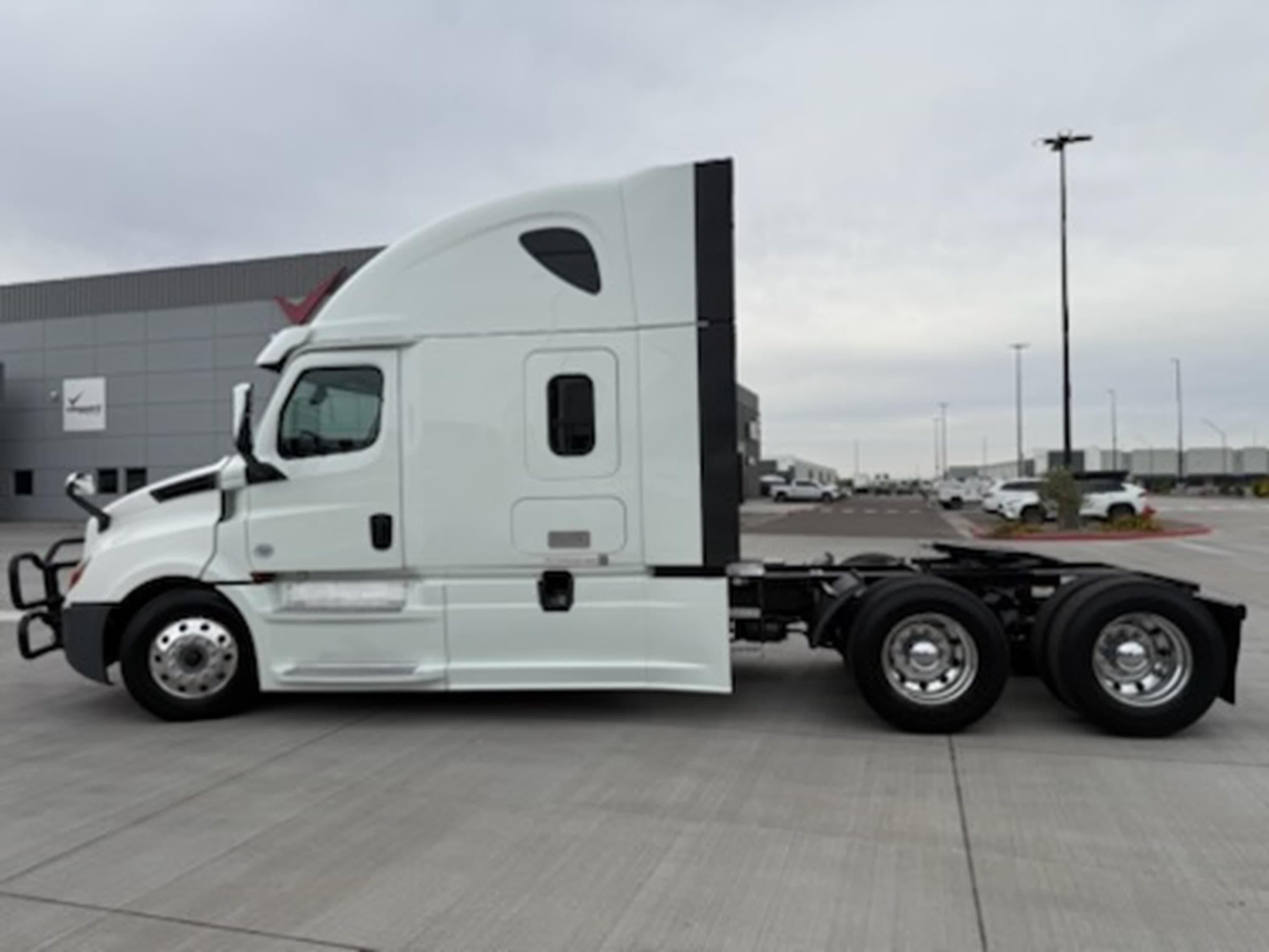 2020 Freightliner Cascadia — photo 6
