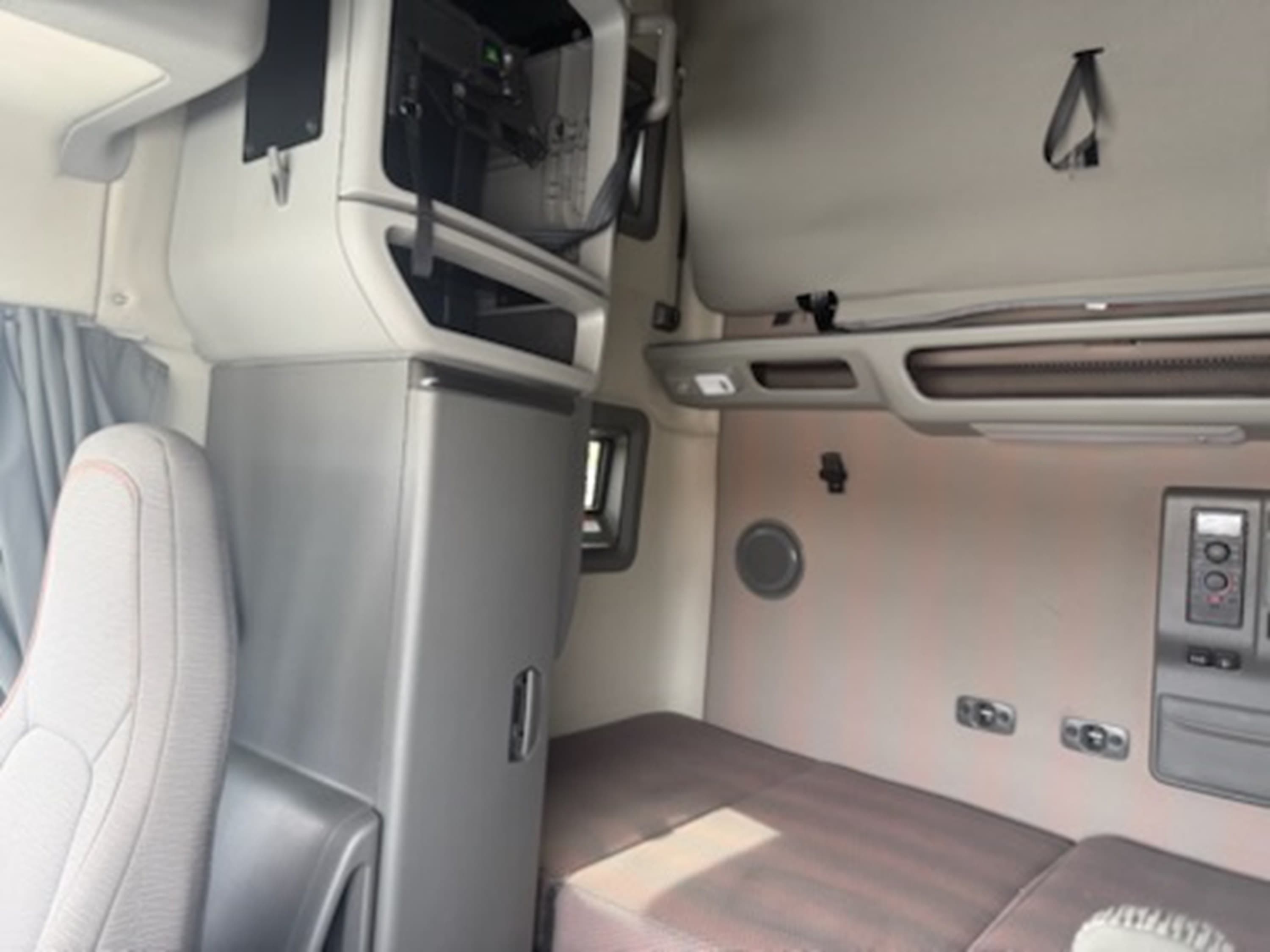 2024 Volvo VNL 760 — photo 9