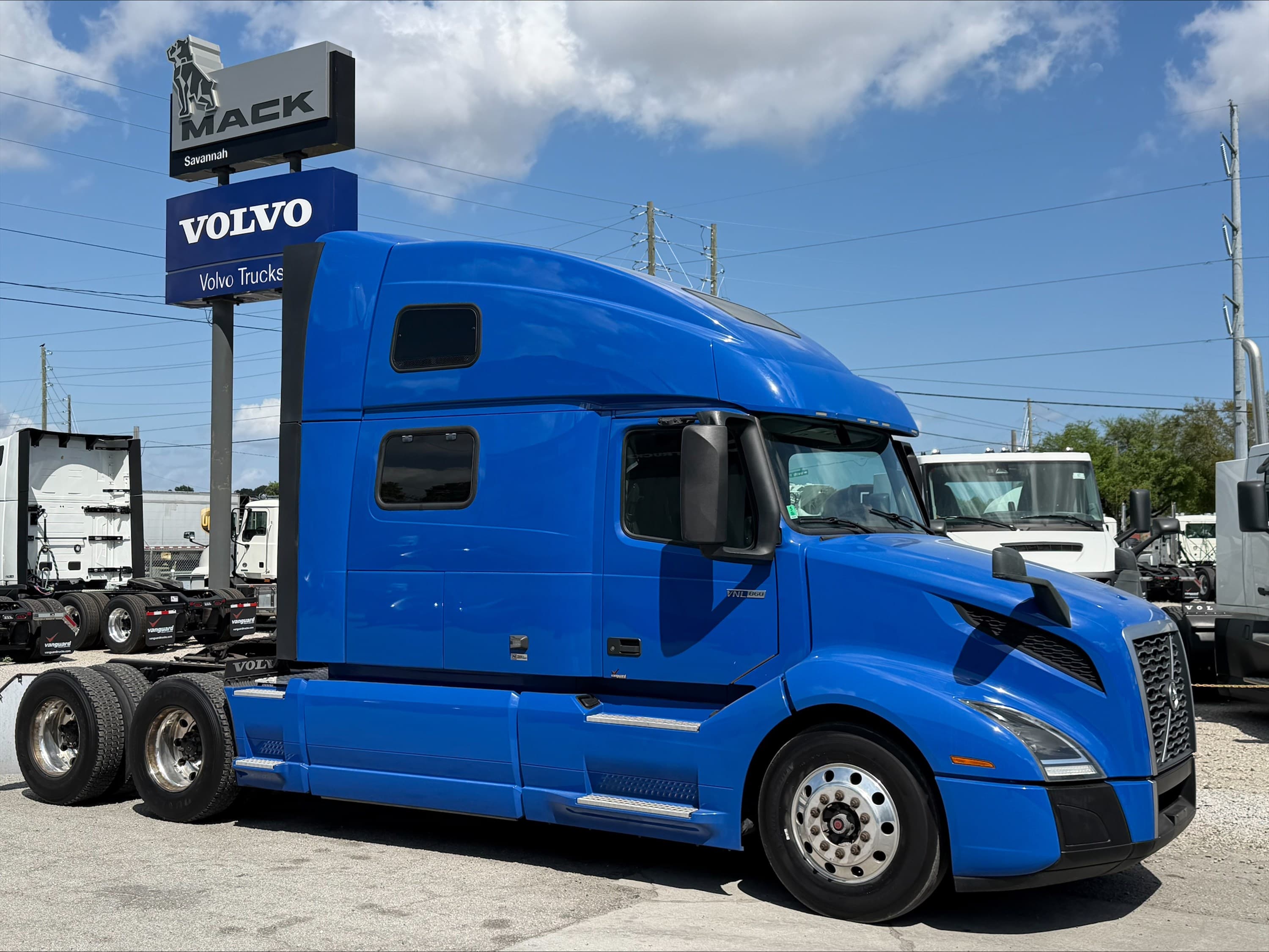 2020 Volvo VNL 860 — photo 7