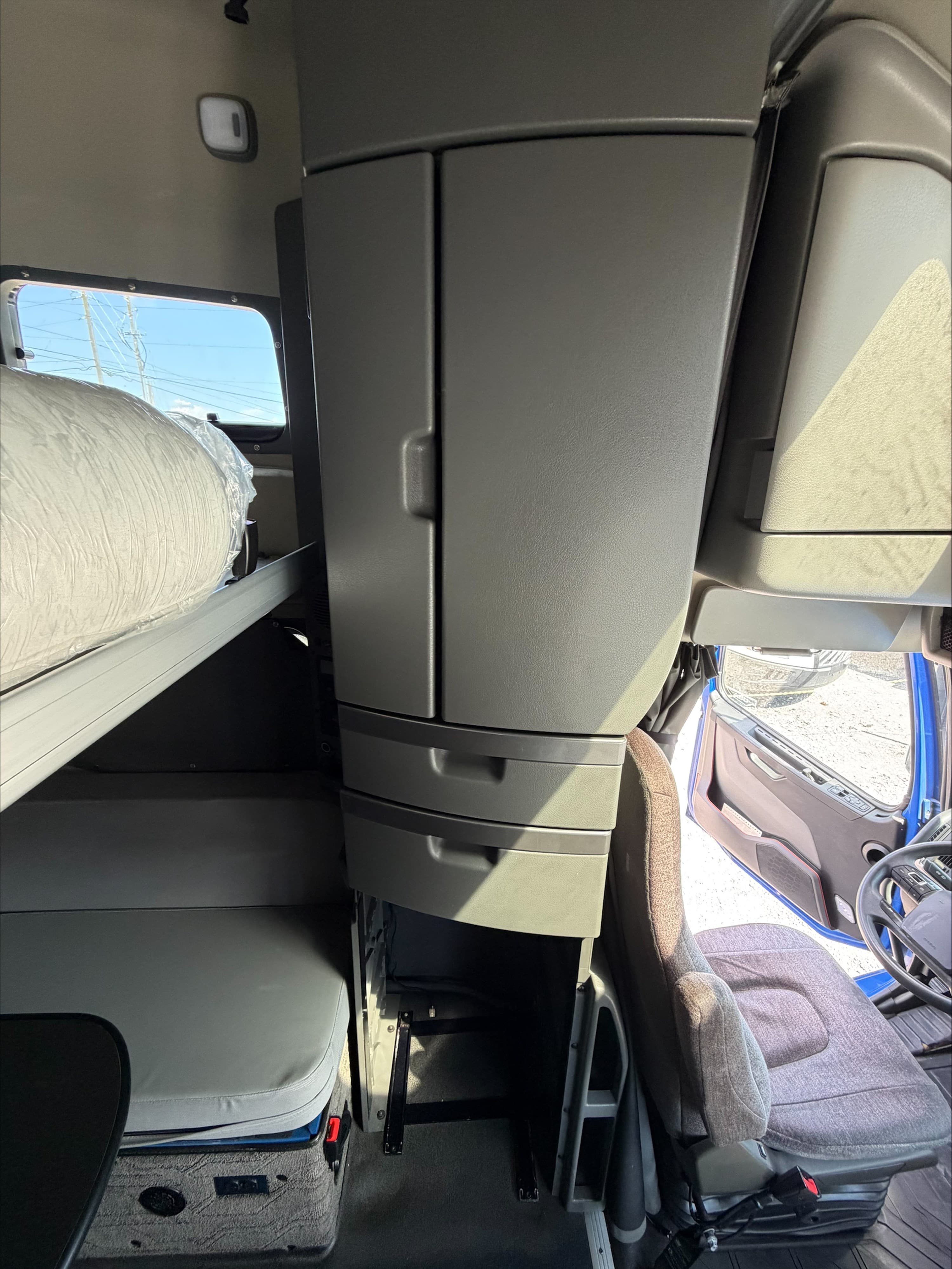 2020 Volvo VNL 860 — photo 14