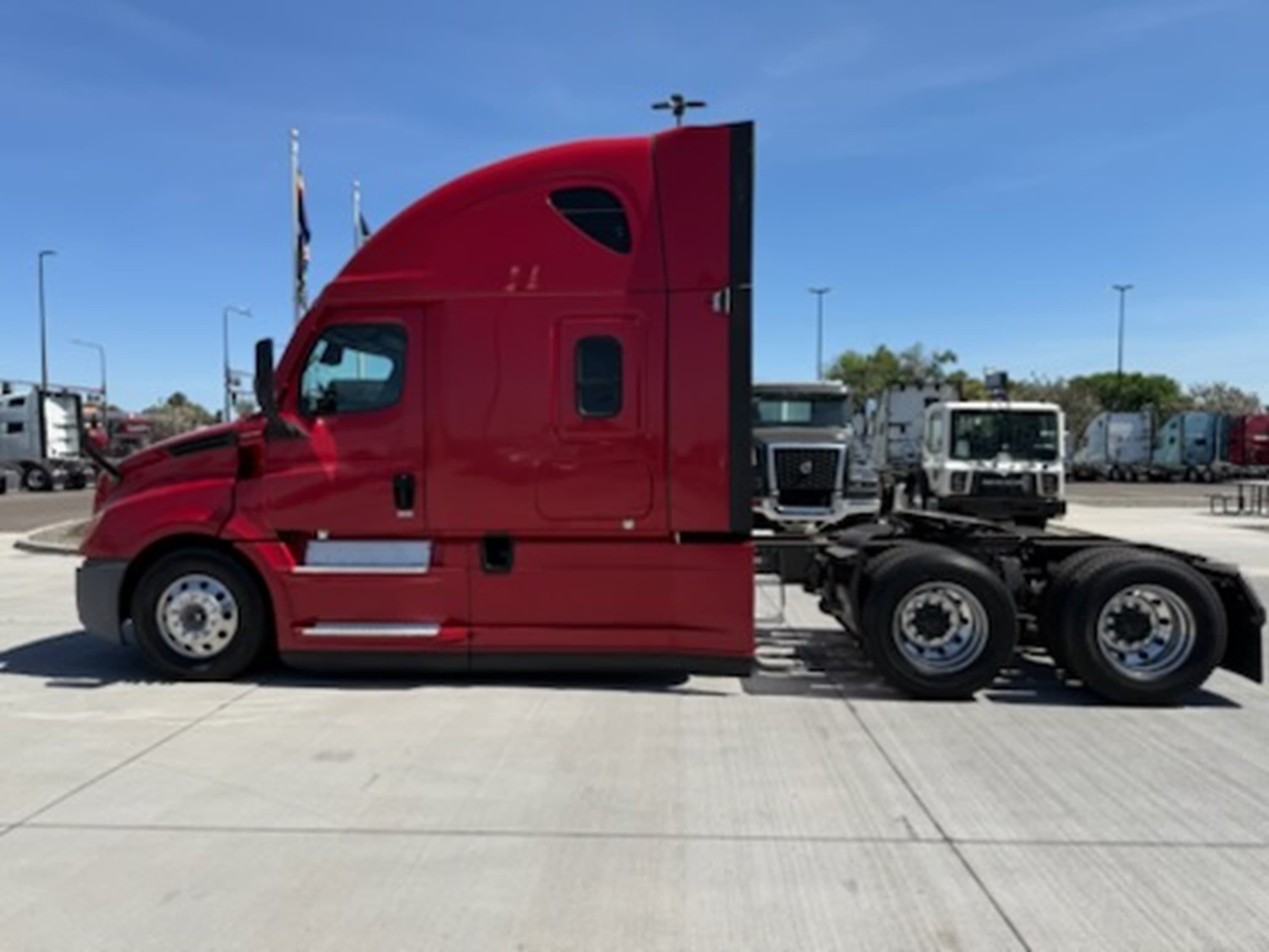 2021 Freightliner Cascadia — photo 6
