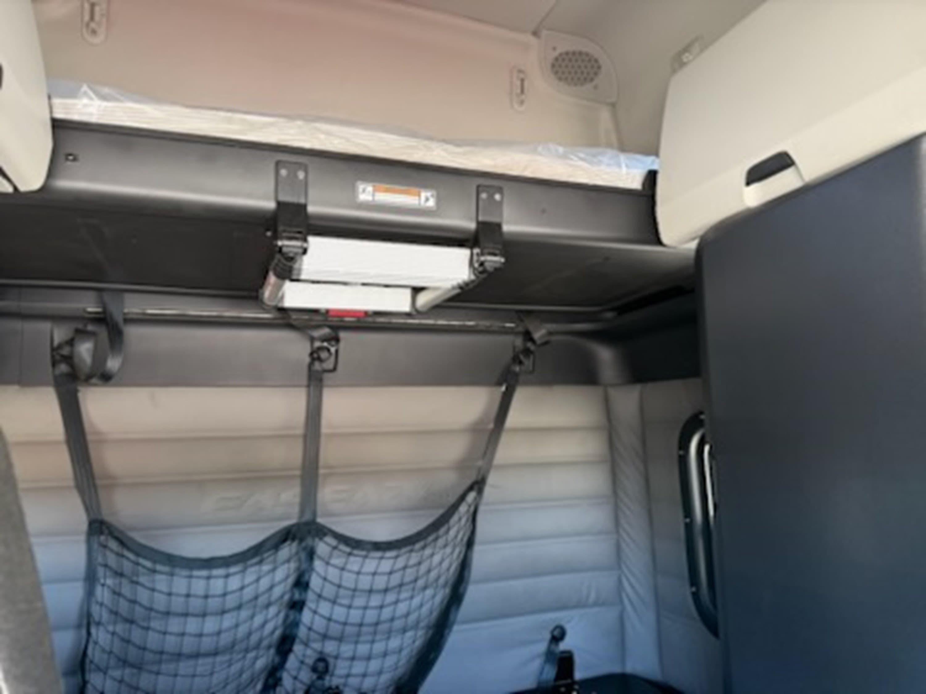 2021 Freightliner Cascadia — photo 10