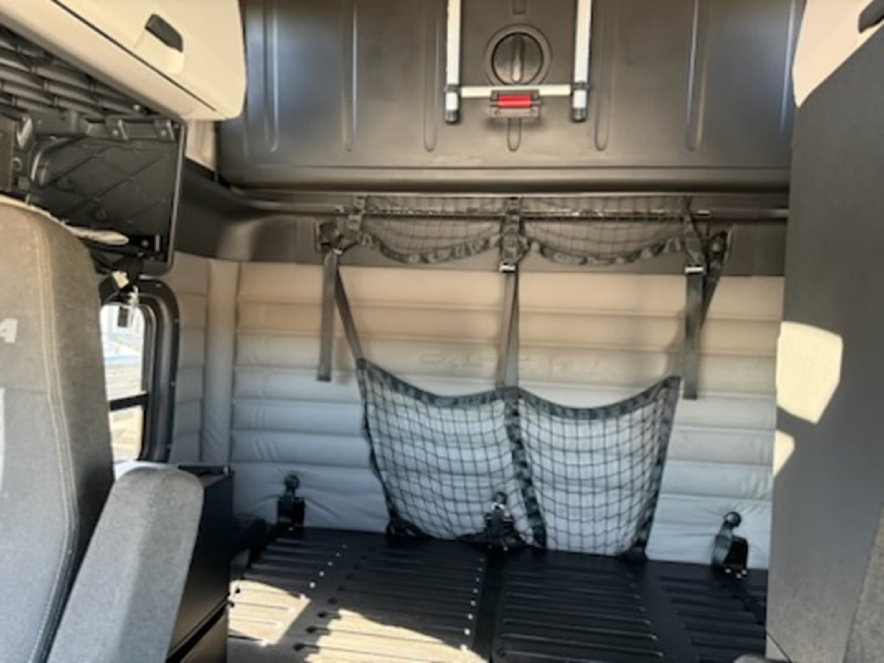 2021 Freightliner Cascadia — photo 11