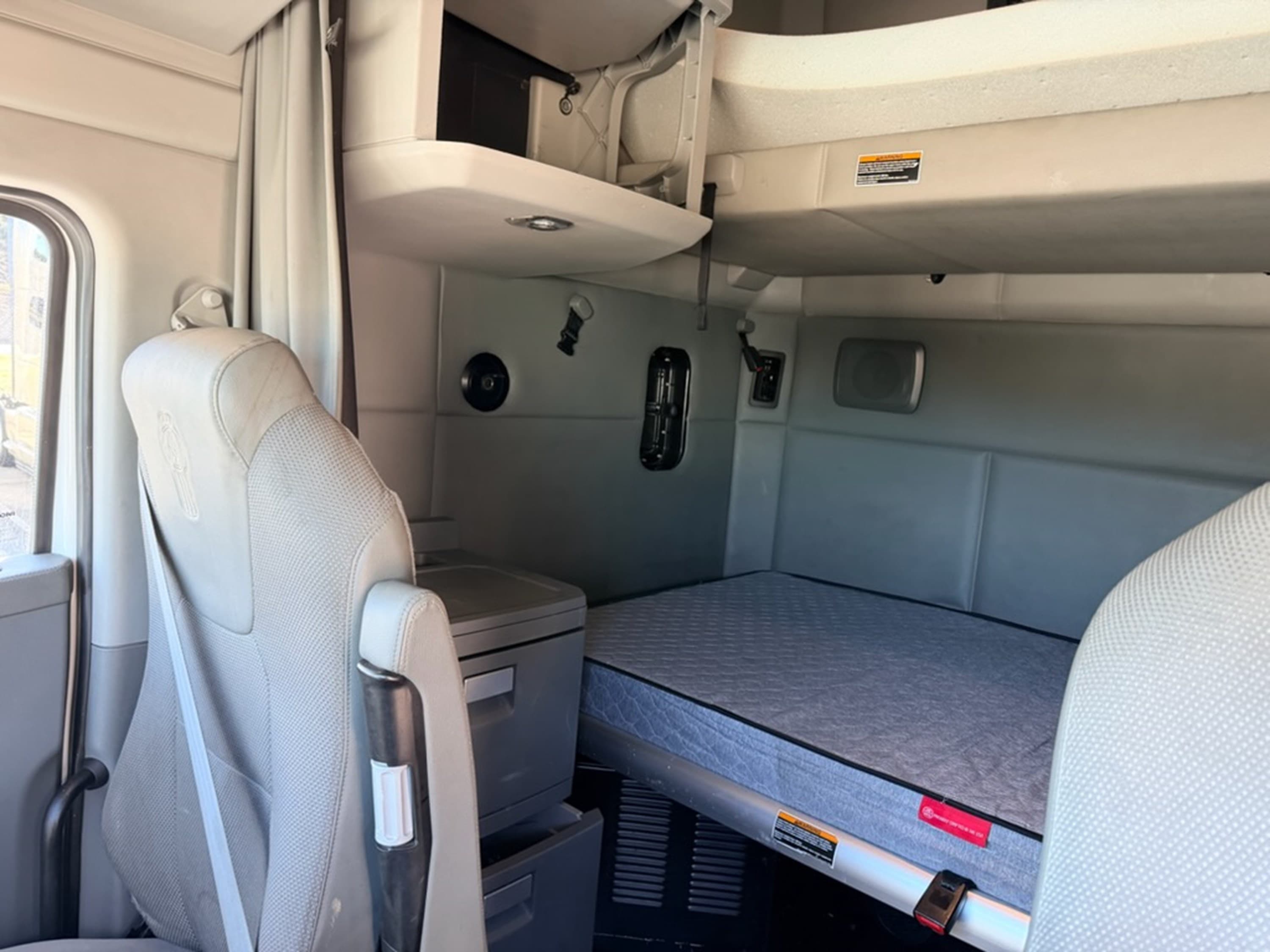 2019 Kenworth T680 — photo 10