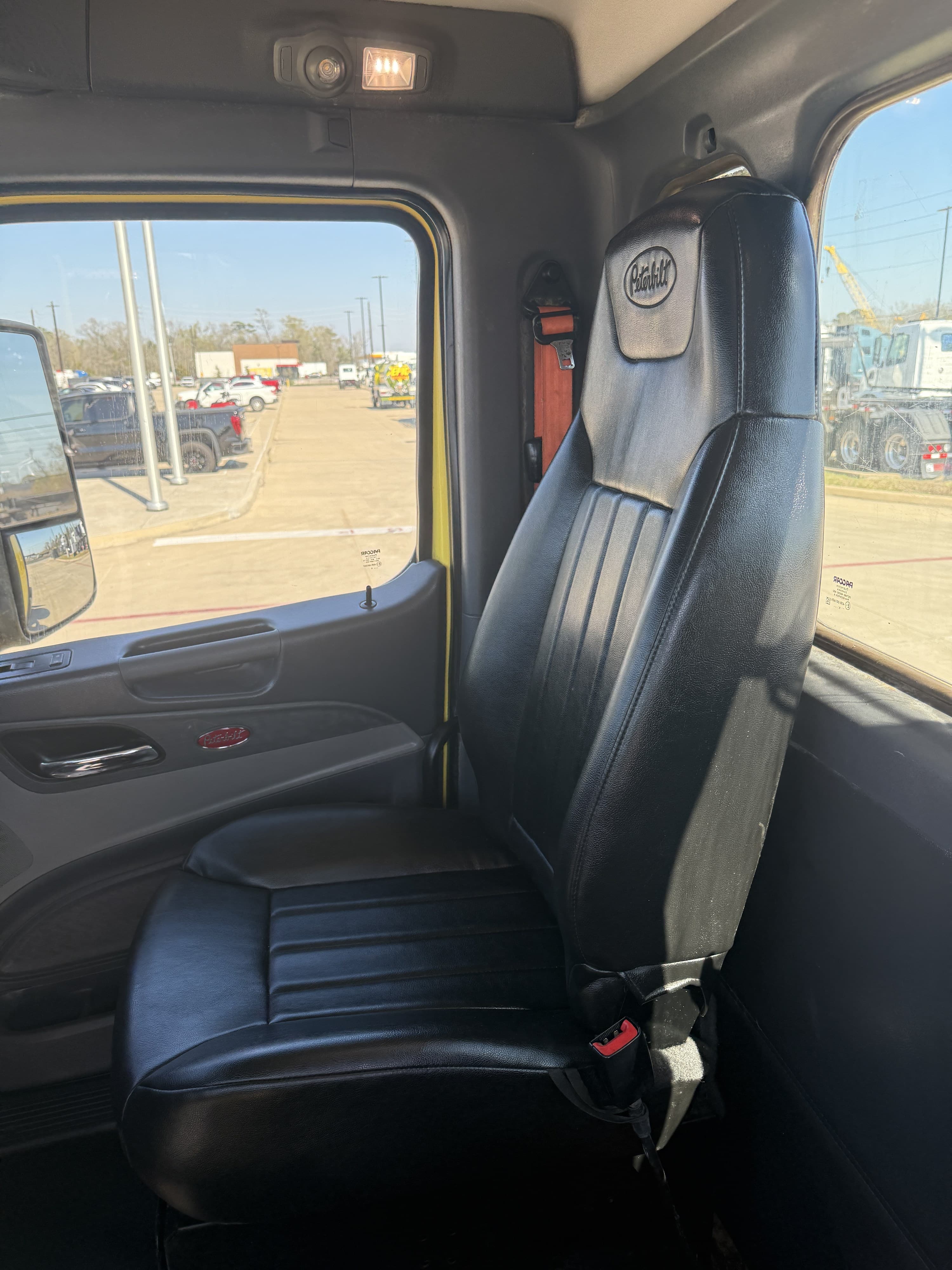 2017 Peterbilt 579 — photo 10