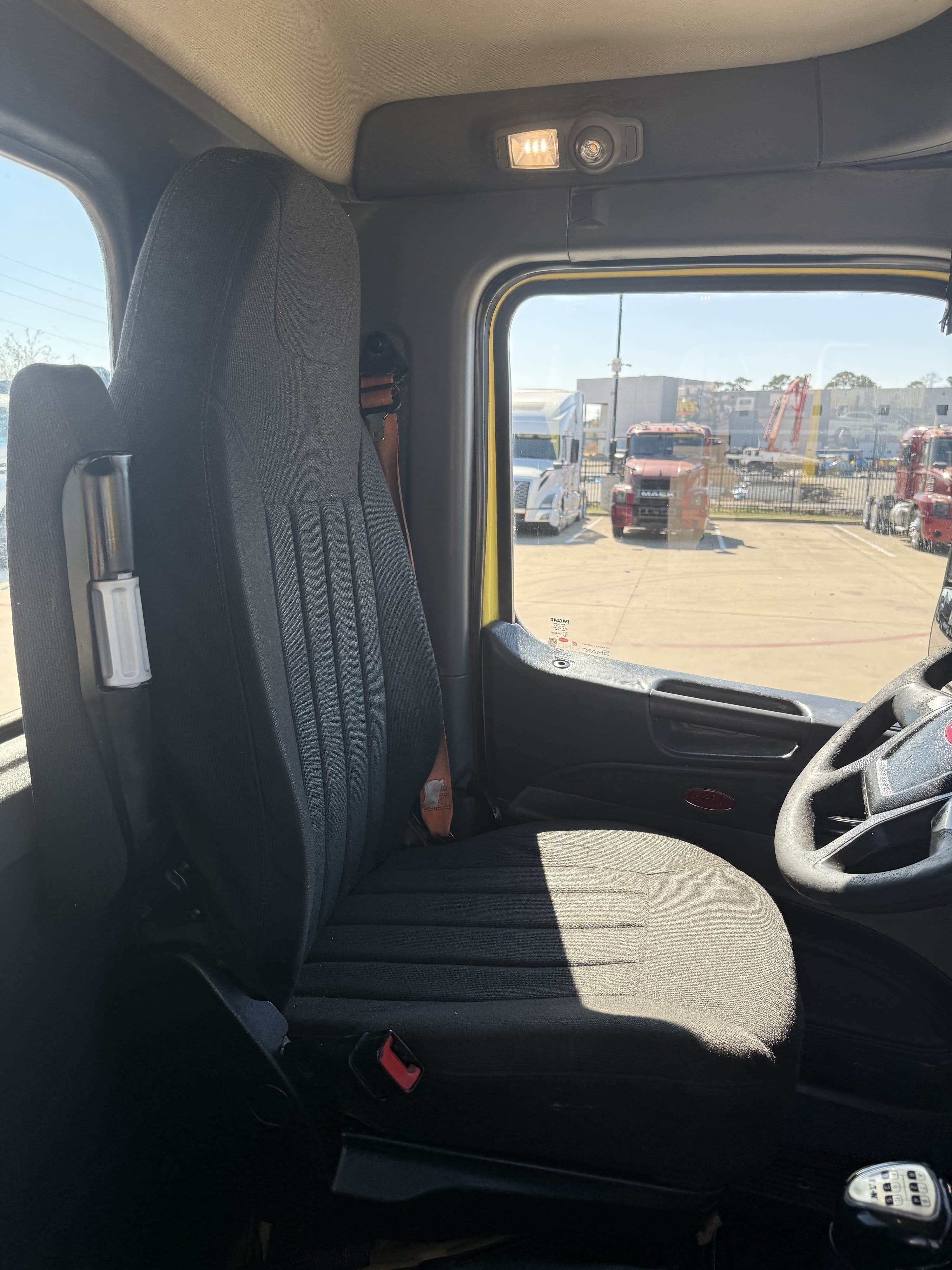 2017 Peterbilt 579 — photo 14