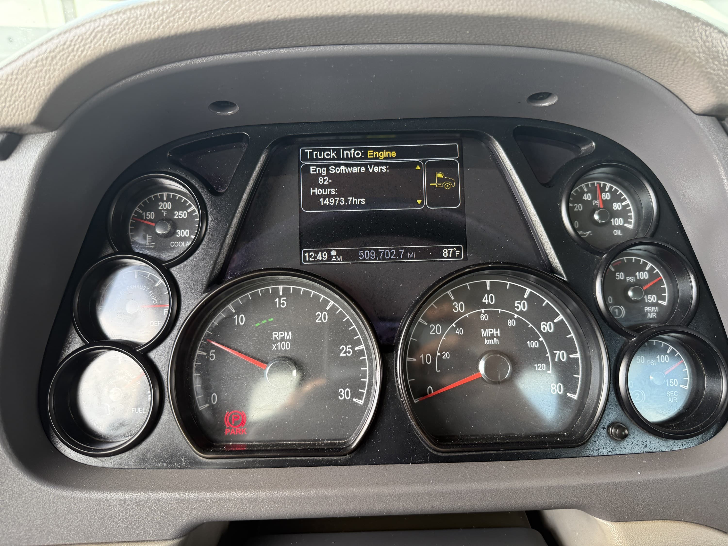 2017 Peterbilt 579 — photo 14