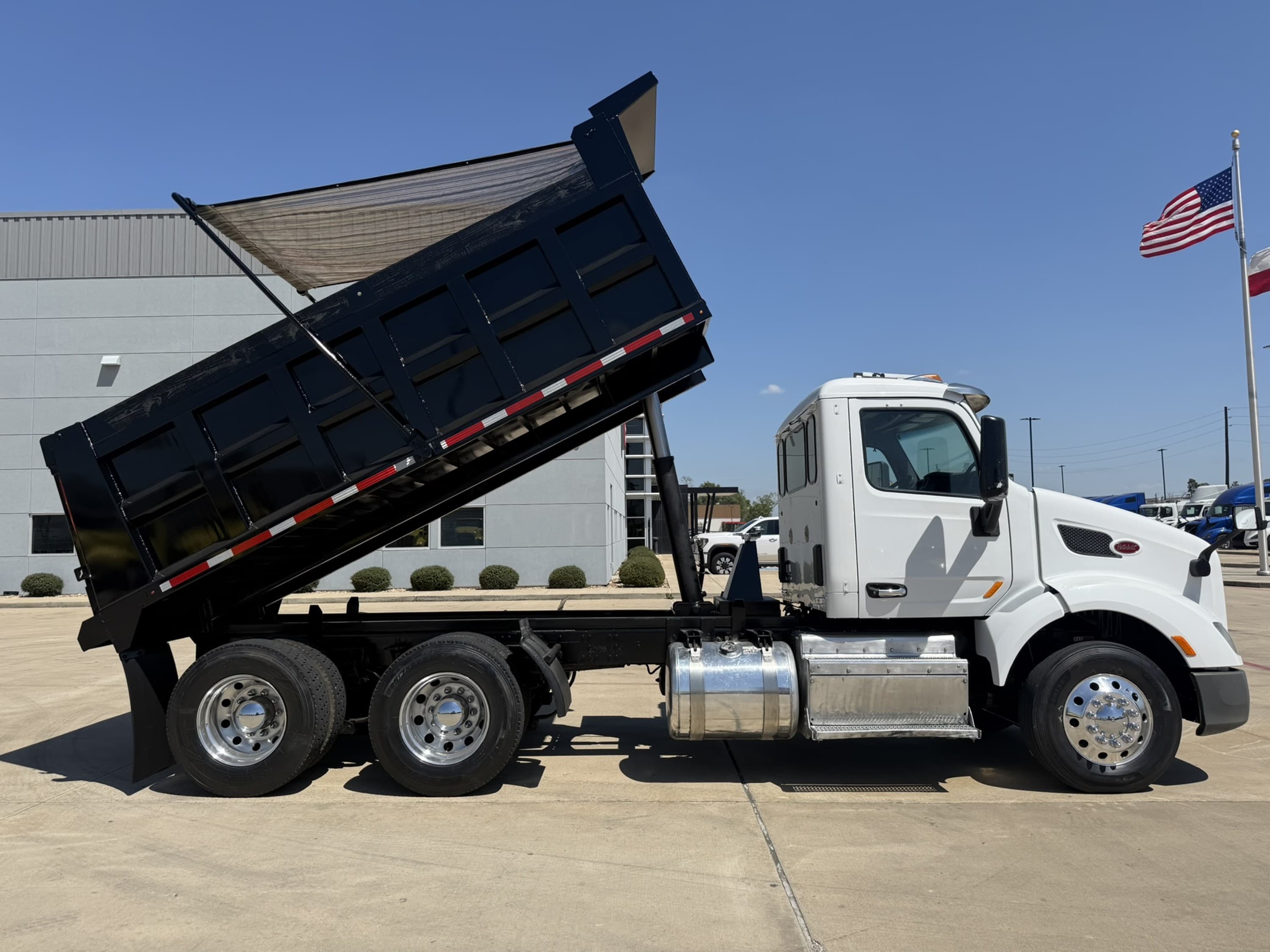 2017 Peterbilt 579 — photo 4
