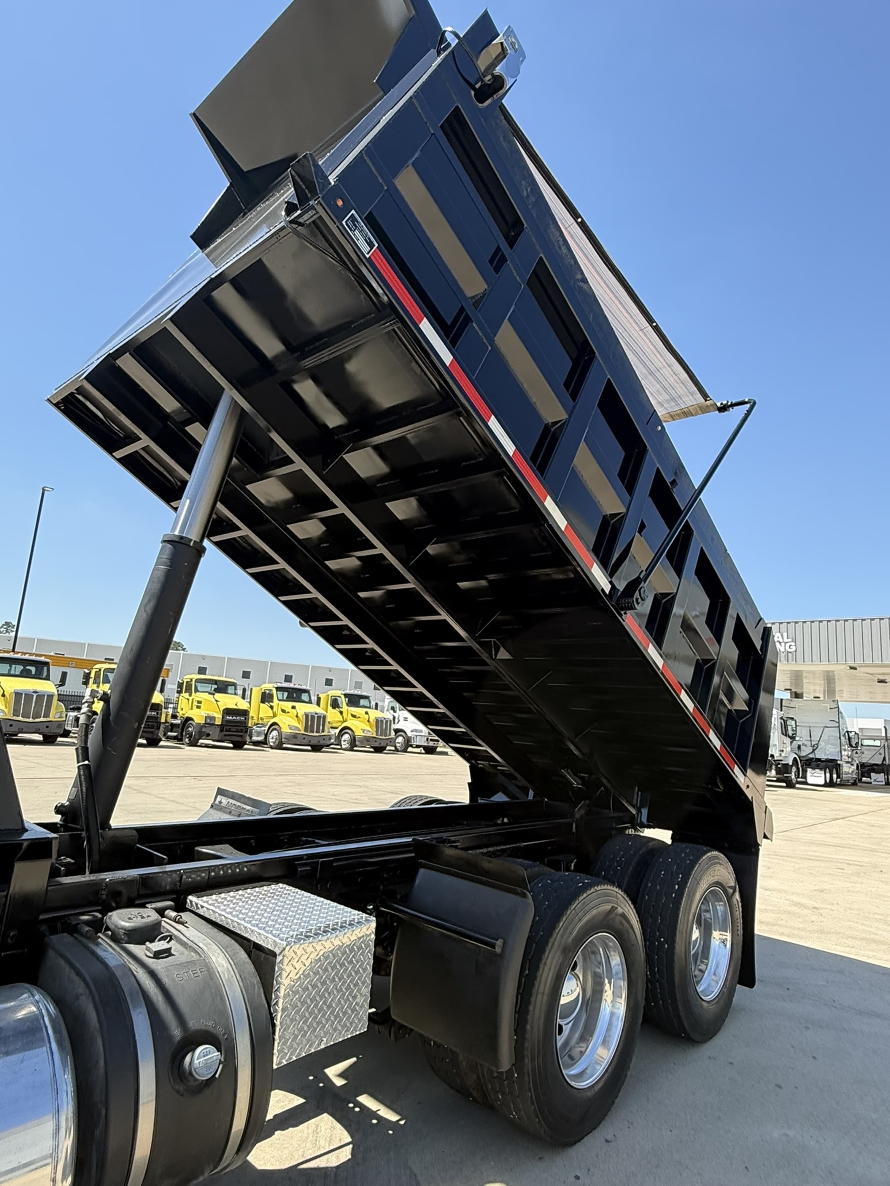 2017 Peterbilt 579 — photo 9