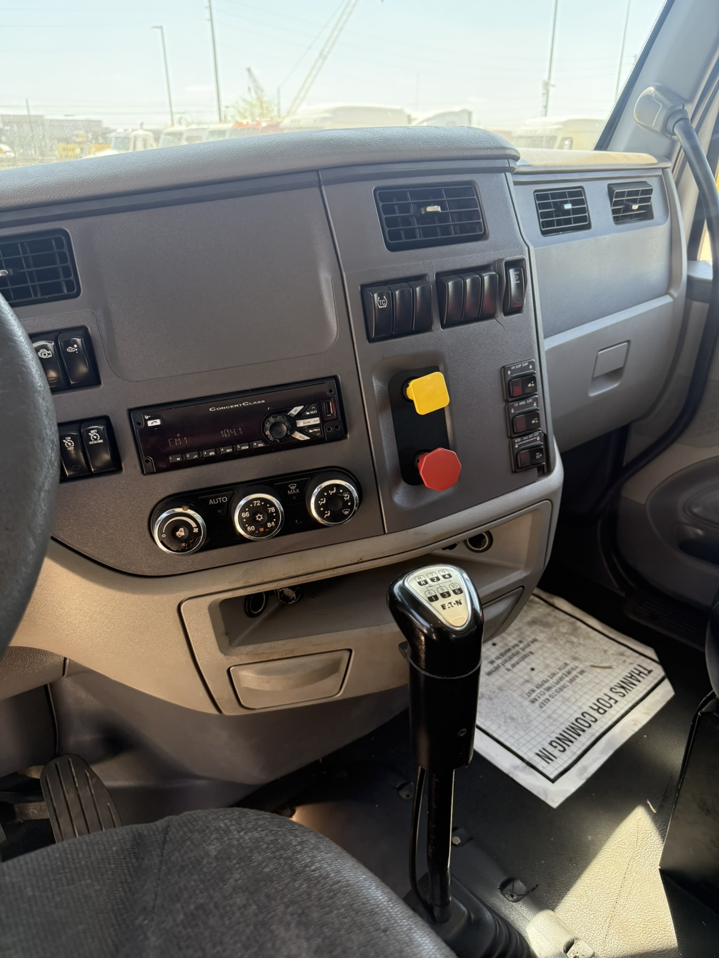 2017 Peterbilt 579 — photo 15