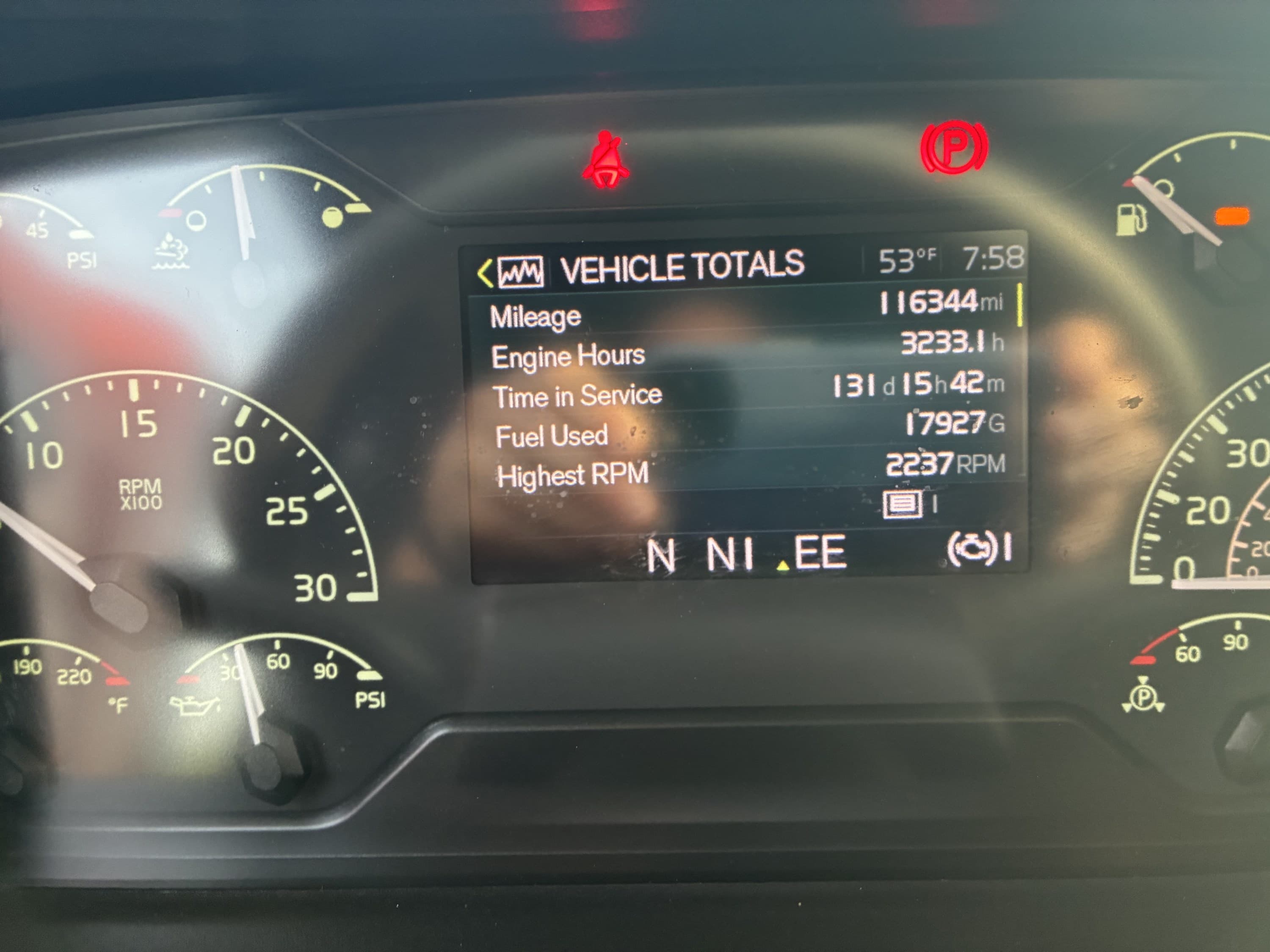 2025 Volvo VNL 860 — photo 11