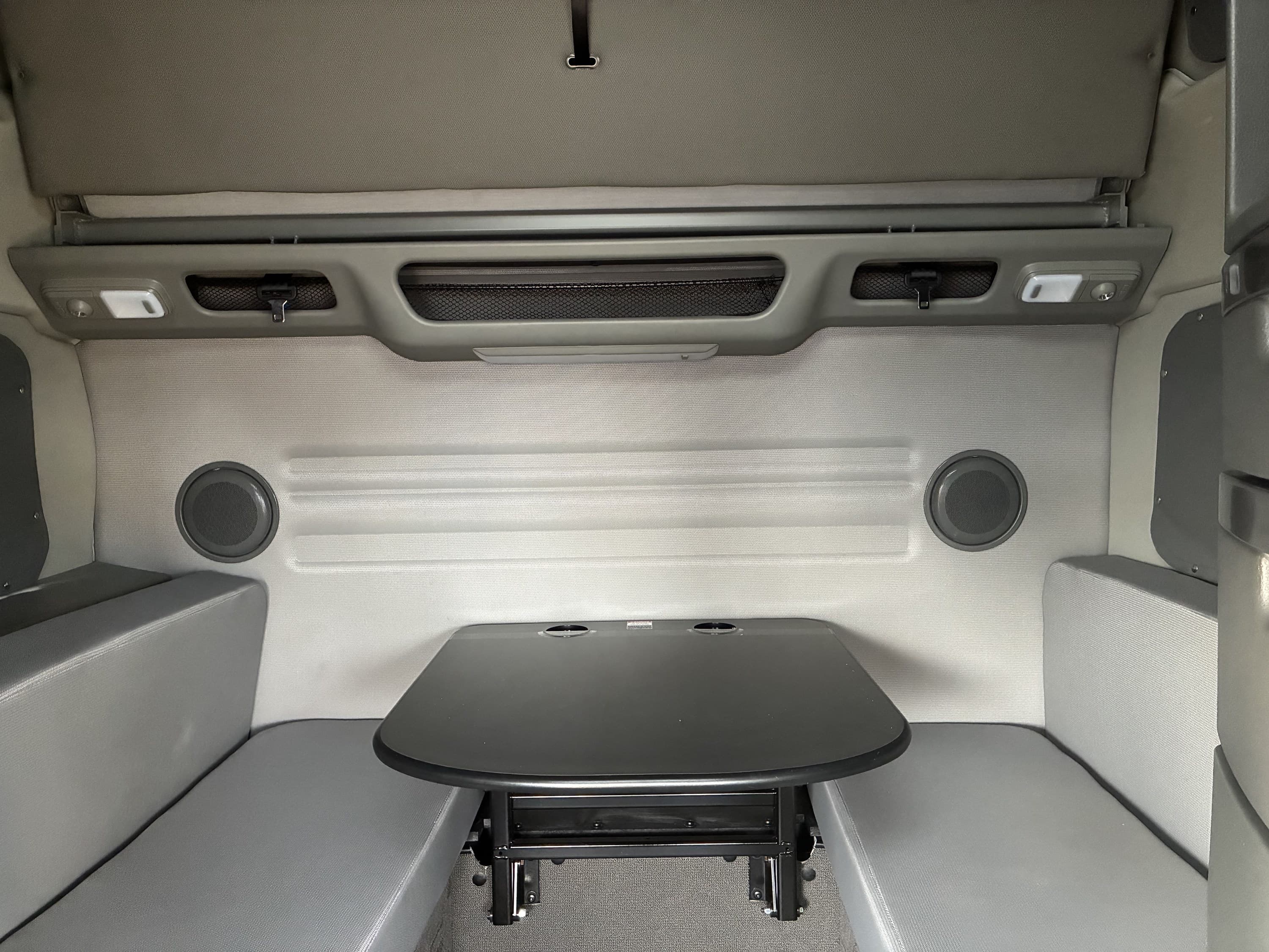 2025 Volvo VNL 860 — photo 13