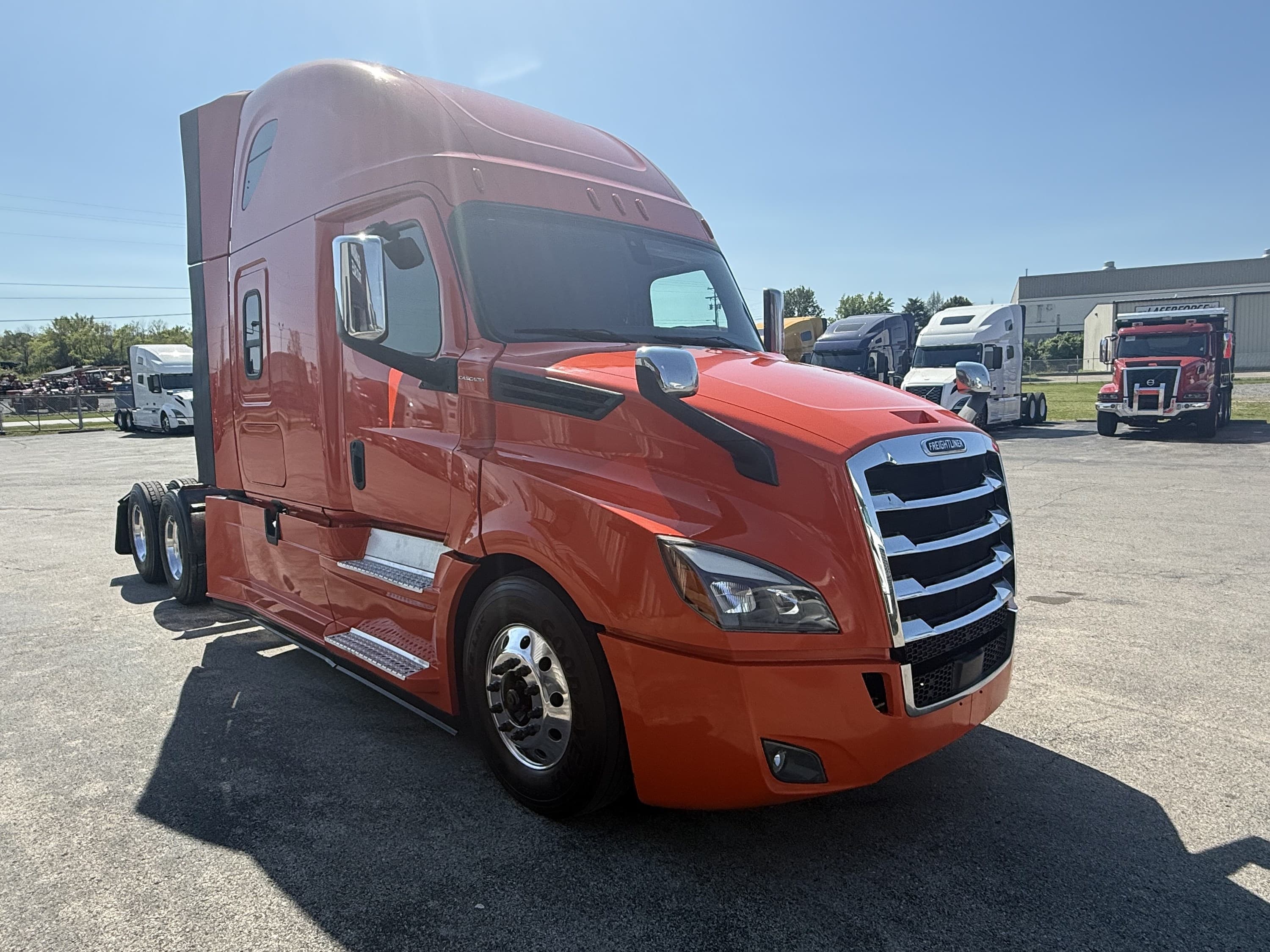 2020 Freightliner Cascadia — photo 2